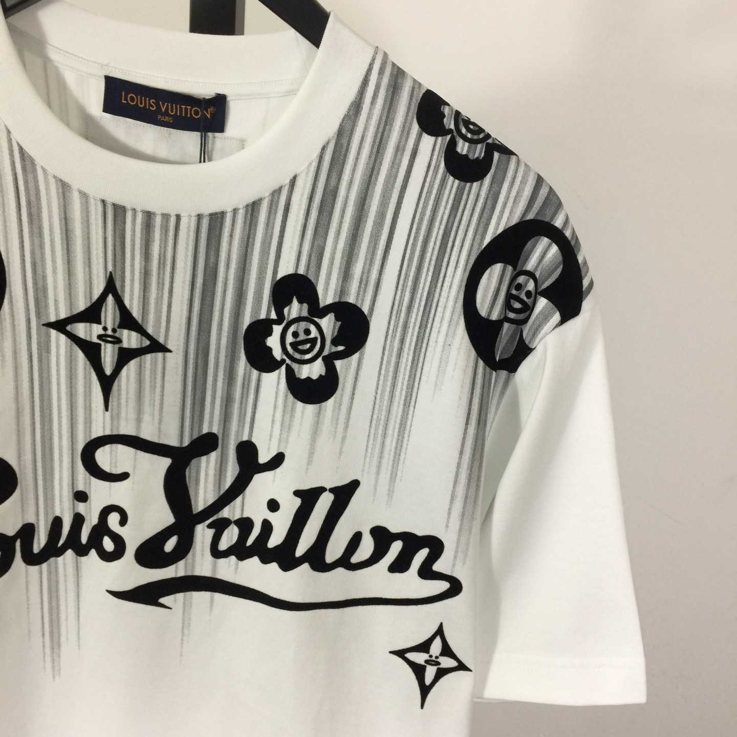 Louis Vuitton T-shirt Monogram - DopestKickz