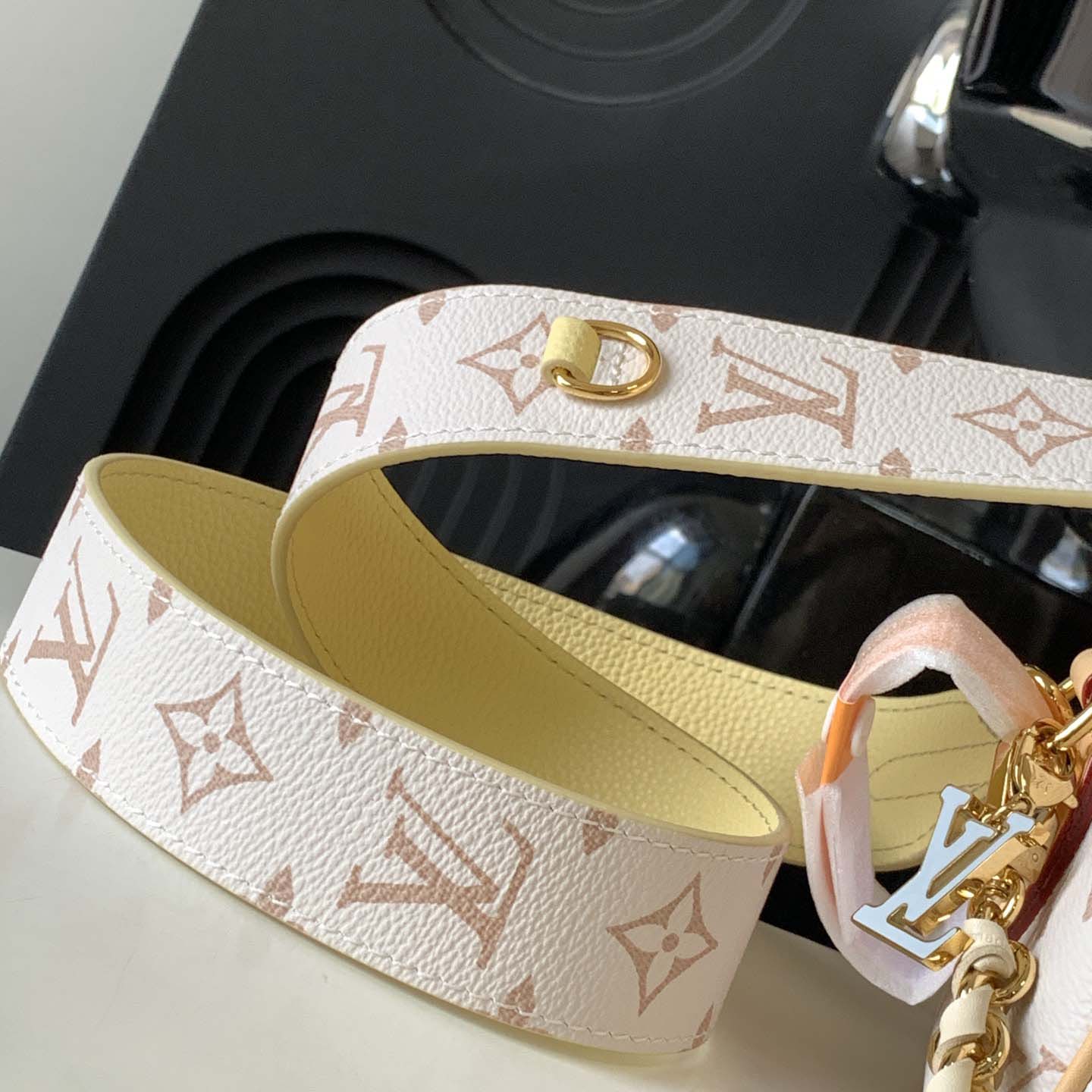 Louis Vuitton Speedy Bandoulière 20    M24474 - DopestKickz