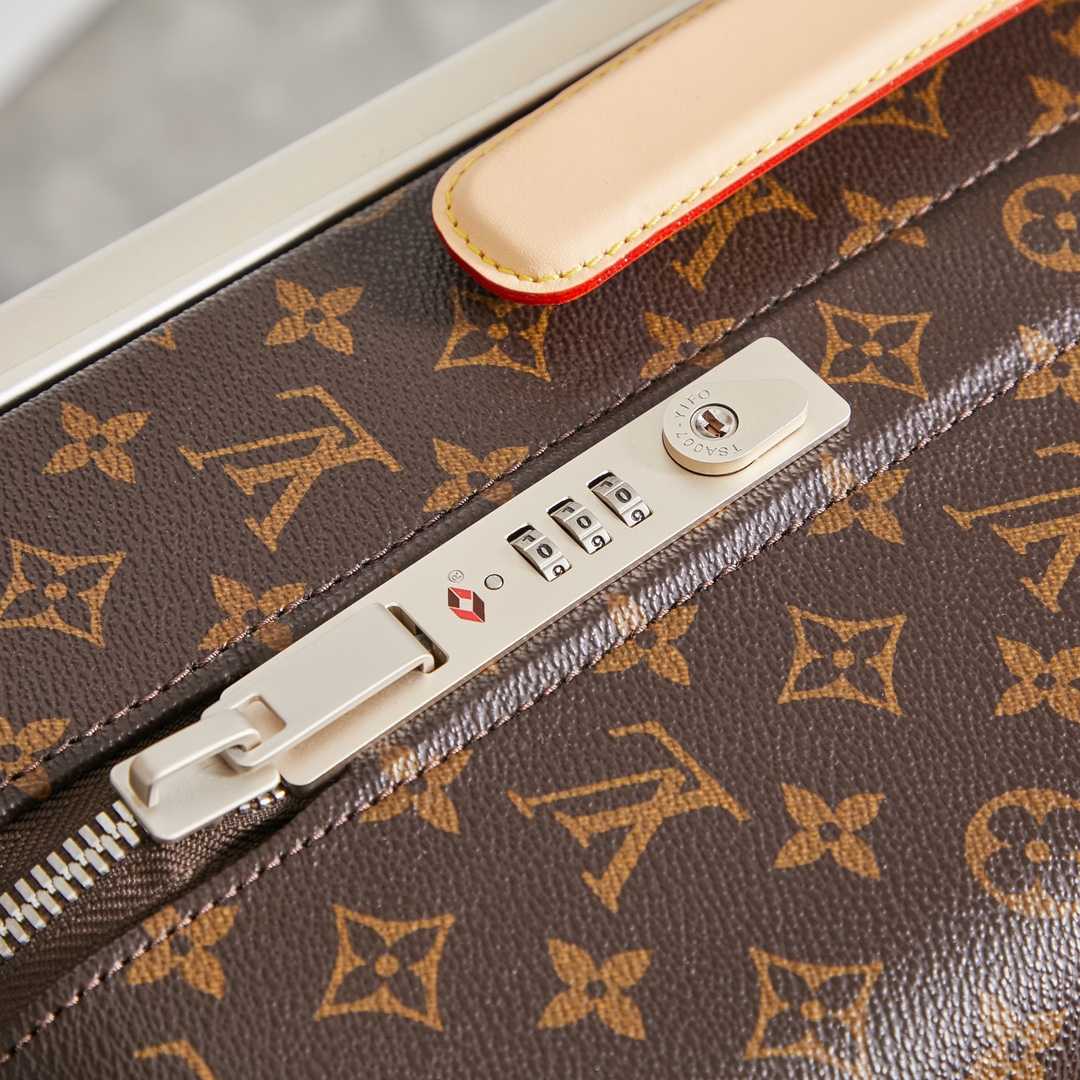 Louis Vuitton Horizon 55     M13767 - DopestKickz