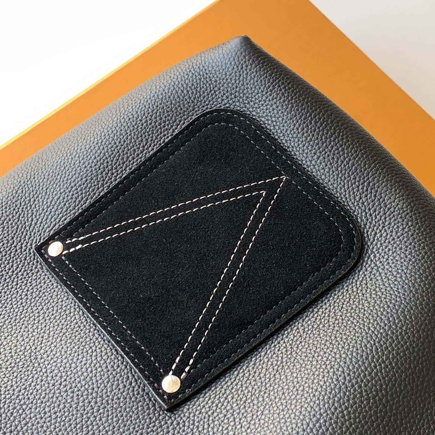 Louis Vuitton Verso Hobo H38      M27022 - DopestKickz