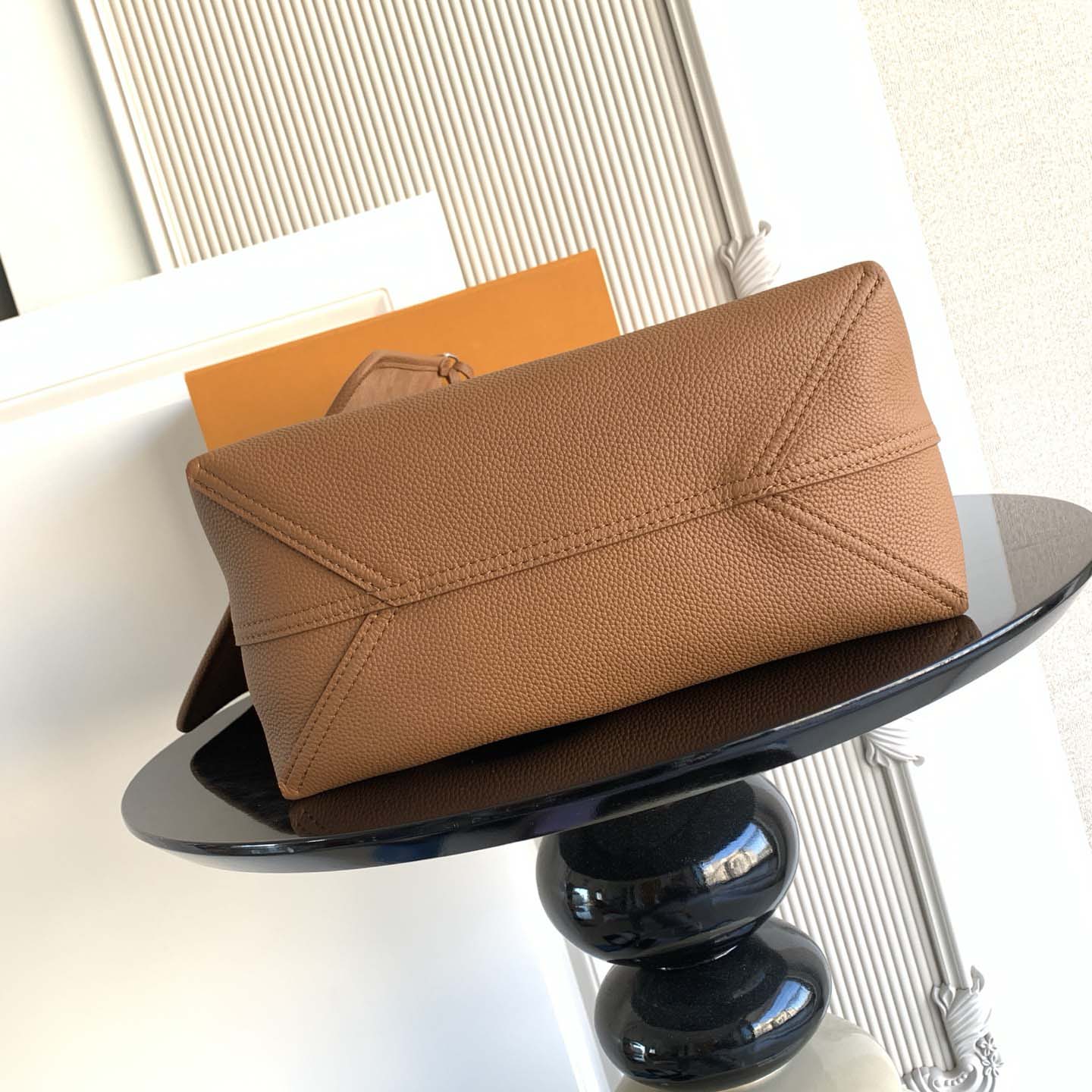 Louis Vuitton Verso Hobo H38      M26745 - DopestKickz