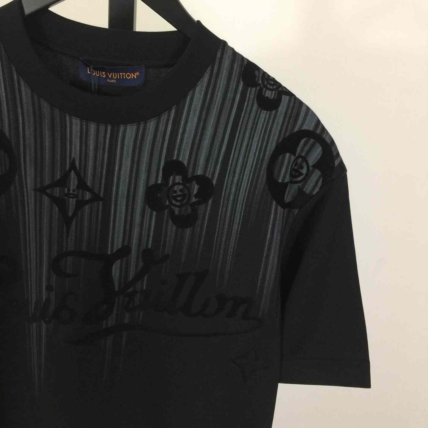 Louis Vuitton T-shirt Monogram - DopestKickz