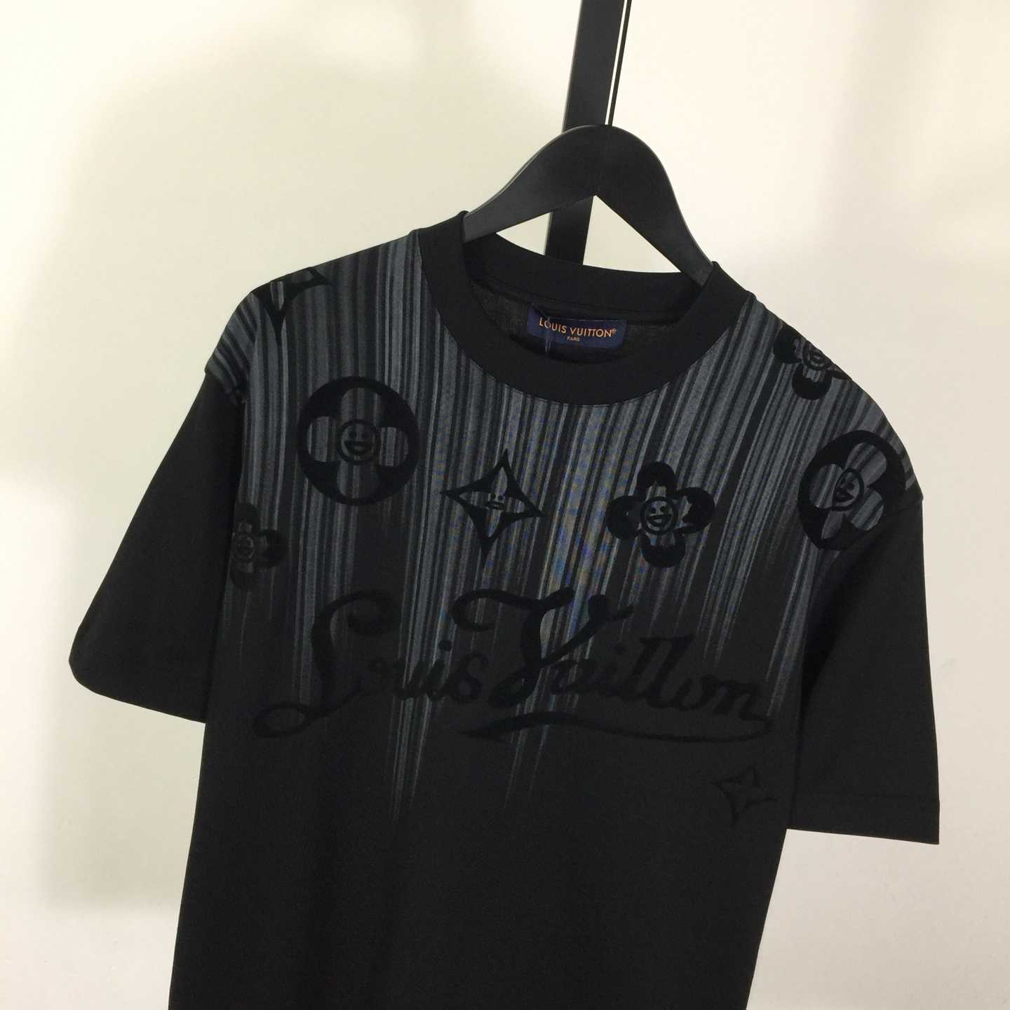 Louis Vuitton T-shirt Monogram - DopestKickz