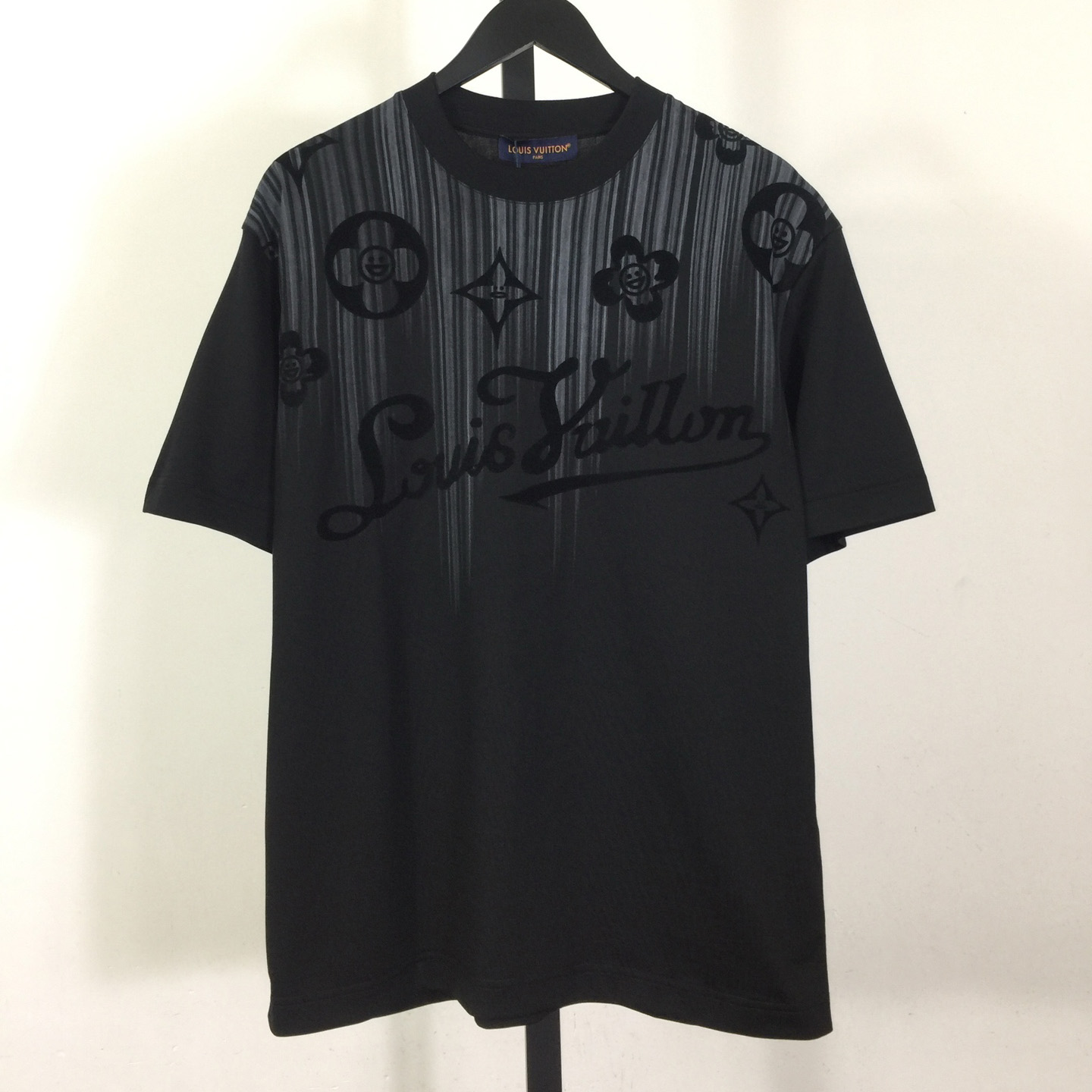 Louis Vuitton T-shirt Monogram - DopestKickz