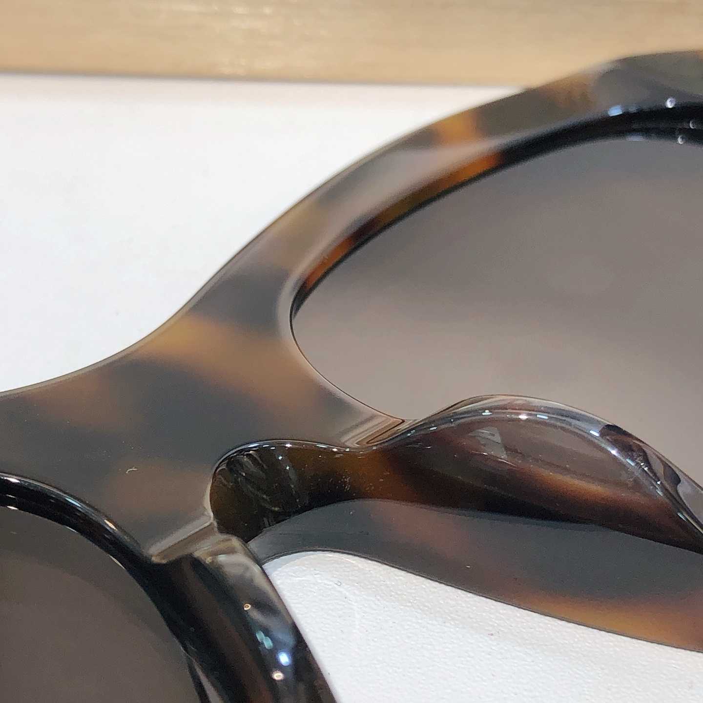 Loewe LW40181I Sunglasses  - DopestKickz