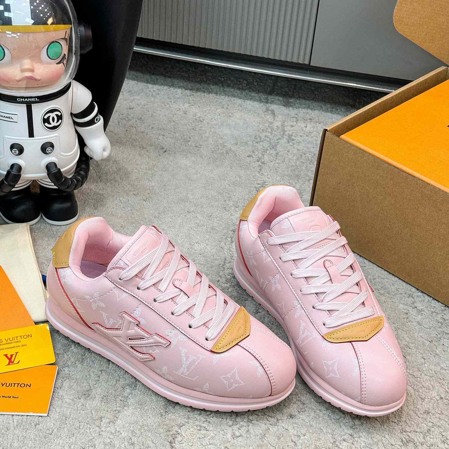 Louis Vuitton LV BUTTERSOFT Sneaker    1AINJE - DopestKickz