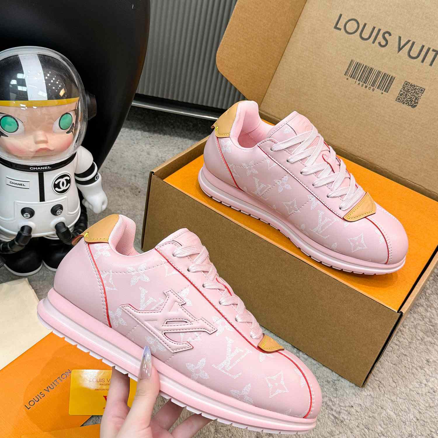 Louis Vuitton LV BUTTERSOFT Sneaker    1AINJE - DopestKickz