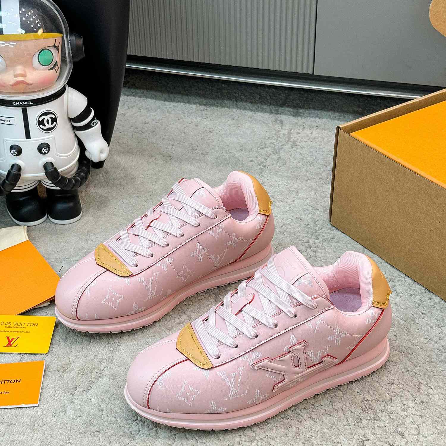 Louis Vuitton LV BUTTERSOFT Sneaker    1AINJE - DopestKickz