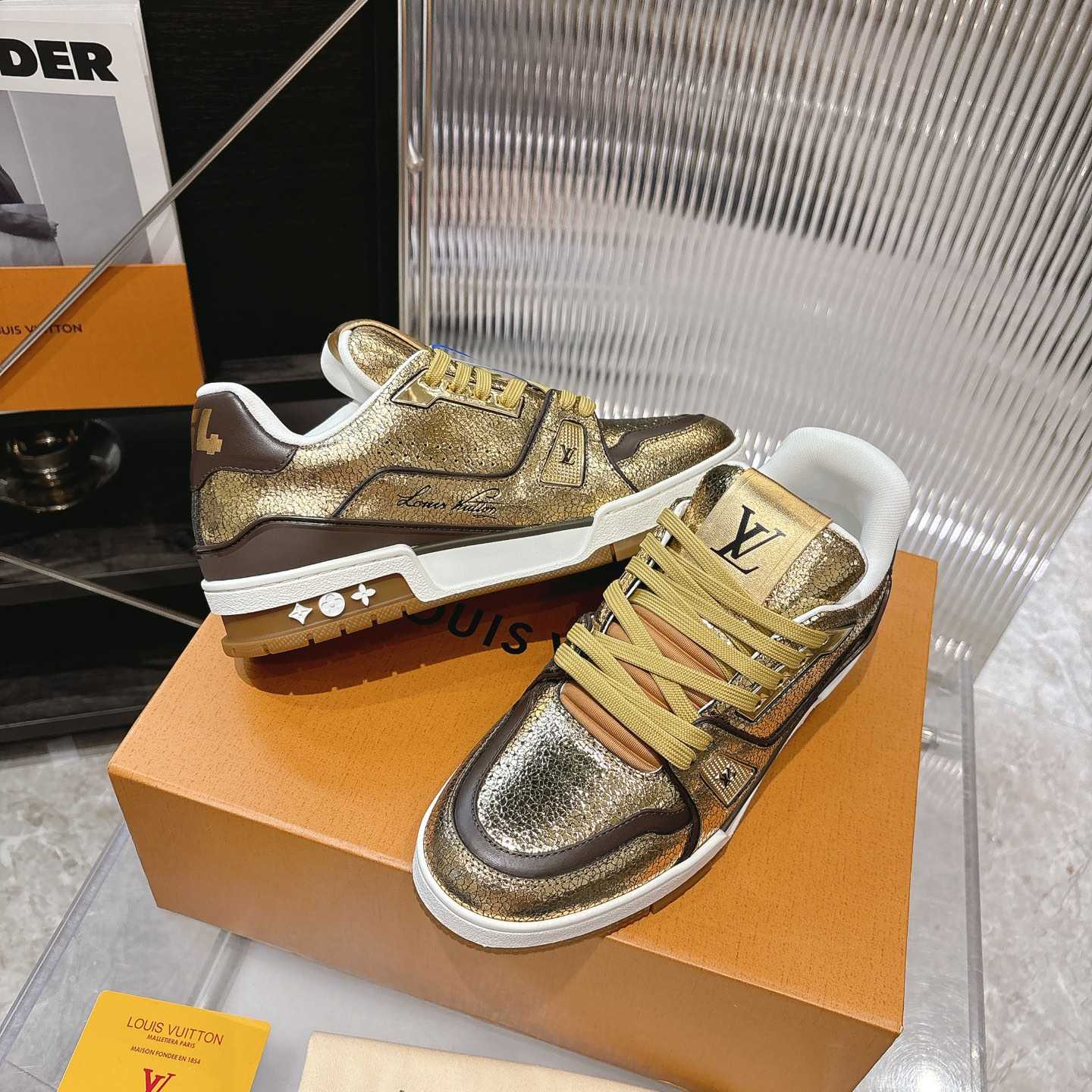 Louis Vuitton LV Trainer Sneaker    1AJA14 - DopestKickz