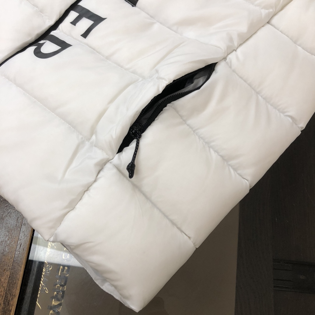 Moncler Cenis Down Gilet - DopestKickz