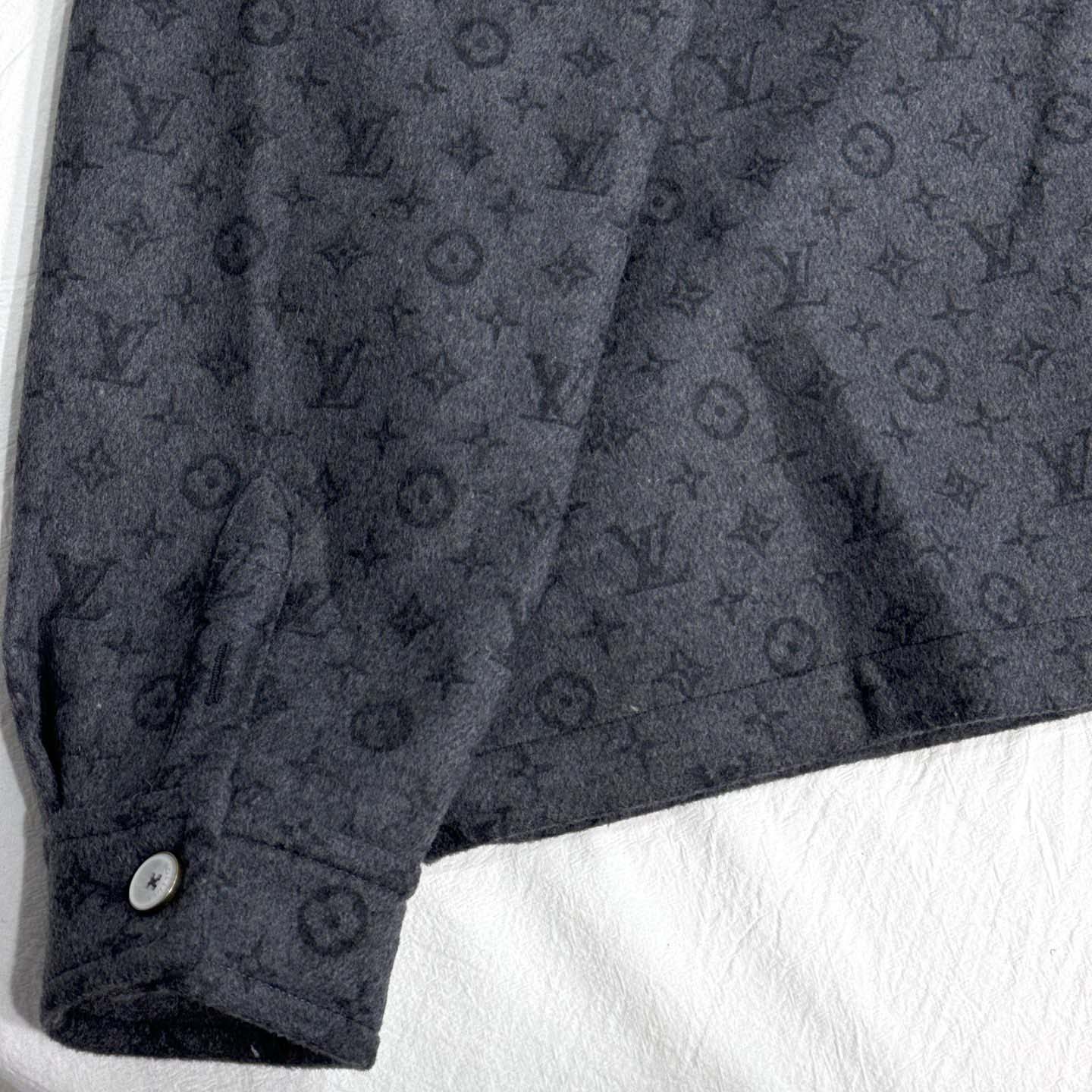 Louis Vuitton Monogram Double Face Overshirt    1AIWGO - DopestKickz