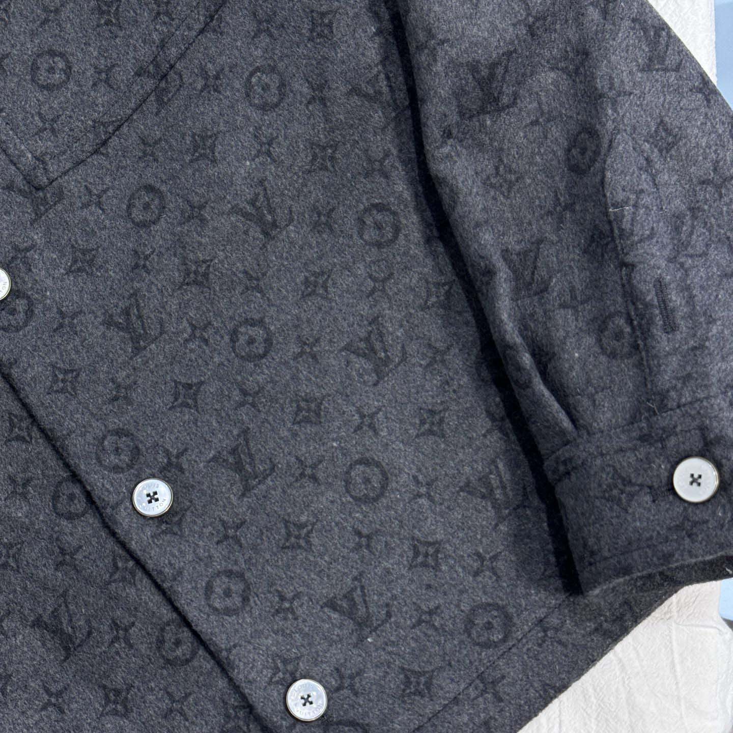Louis Vuitton Monogram Double Face Overshirt    1AIWGO - DopestKickz