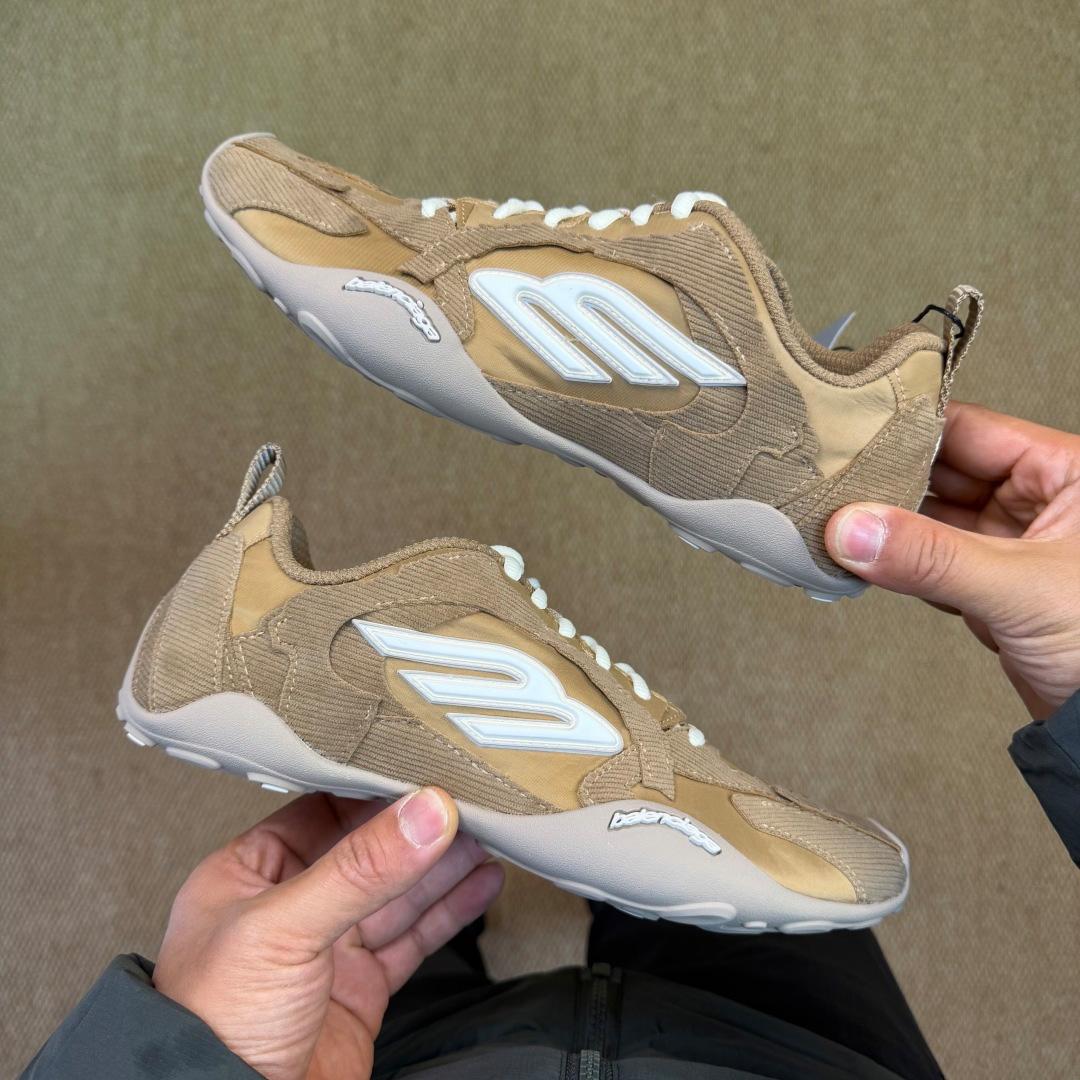 Balenciaga MONDAY ULTRA SNEAKER IN BEIGE/WHITE - DopestKickz