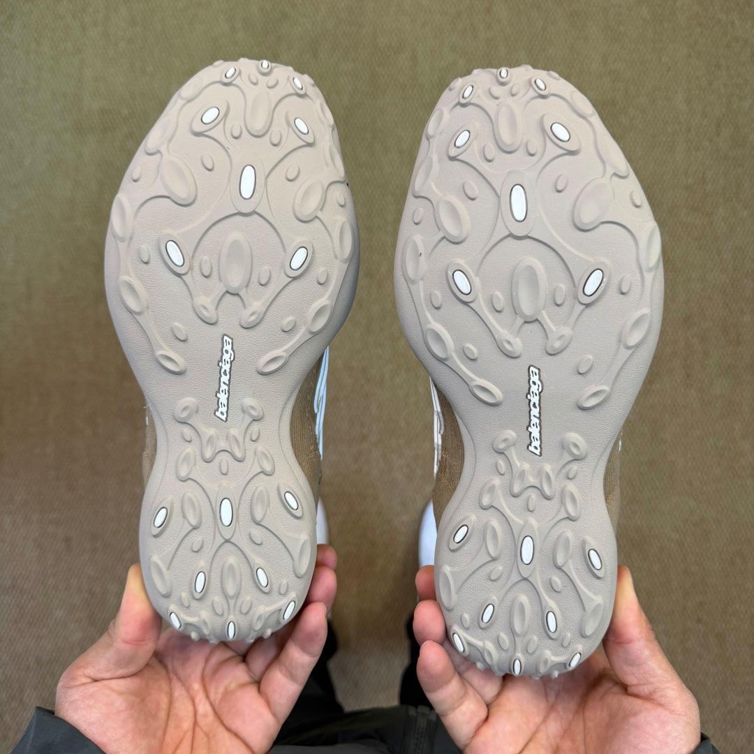 Balenciaga MONDAY ULTRA SNEAKER IN BEIGE/WHITE - DopestKickz