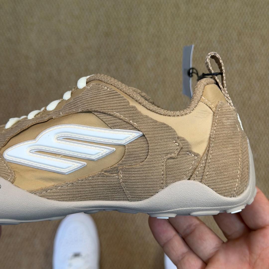 Balenciaga MONDAY ULTRA SNEAKER IN BEIGE/WHITE - DopestKickz