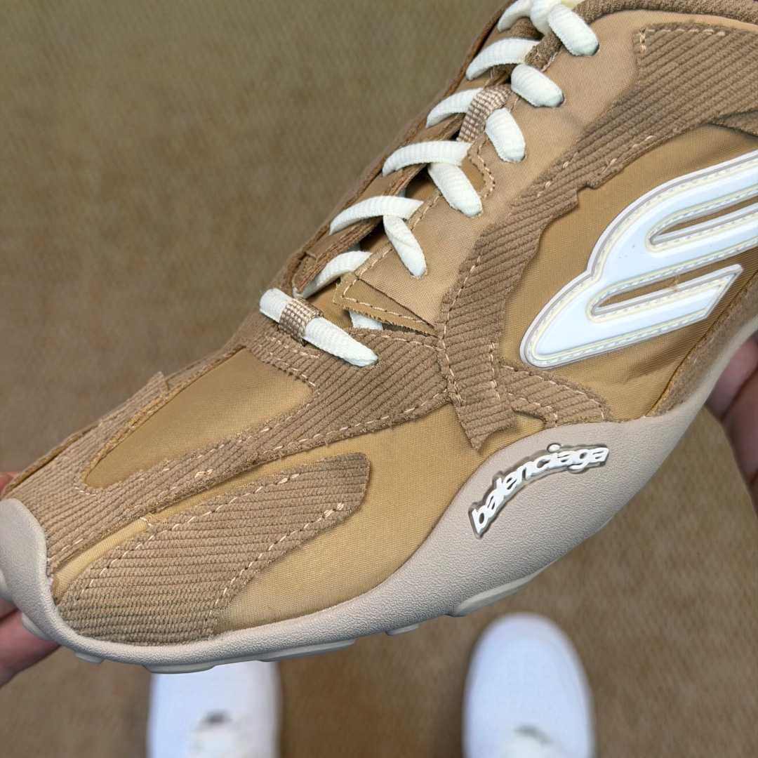 Balenciaga MONDAY ULTRA SNEAKER IN BEIGE/WHITE - DopestKickz