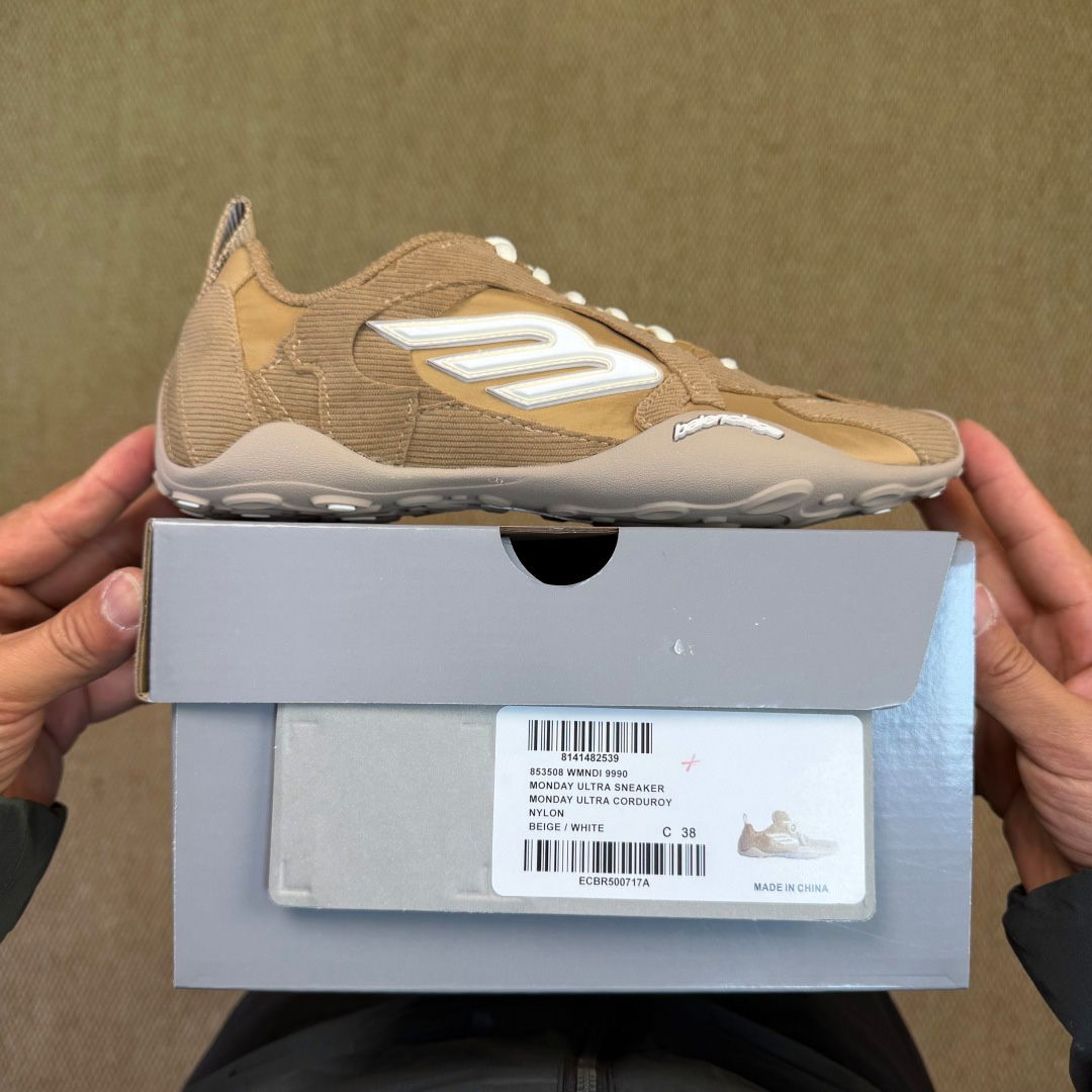 Balenciaga MONDAY ULTRA SNEAKER IN BEIGE/WHITE - DopestKickz