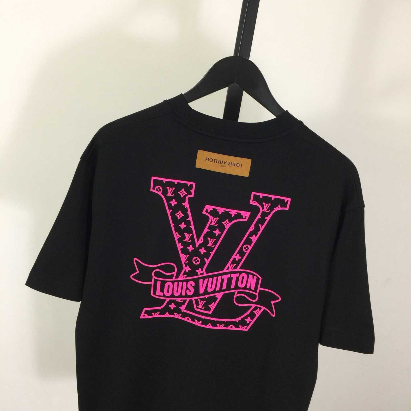 Louis Vuitton Cotton T-shirt Featuring Pink LV Logo Graphic On The Chest - DopestKickz