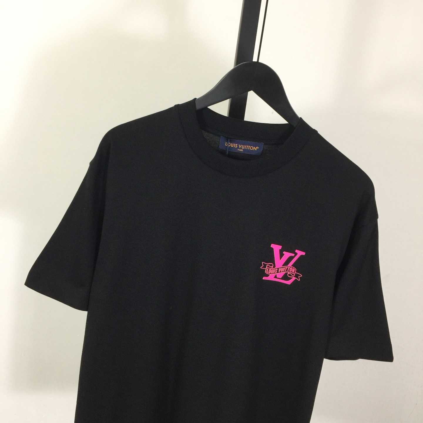 Louis Vuitton Cotton T-shirt Featuring Pink LV Logo Graphic On The Chest - DopestKickz