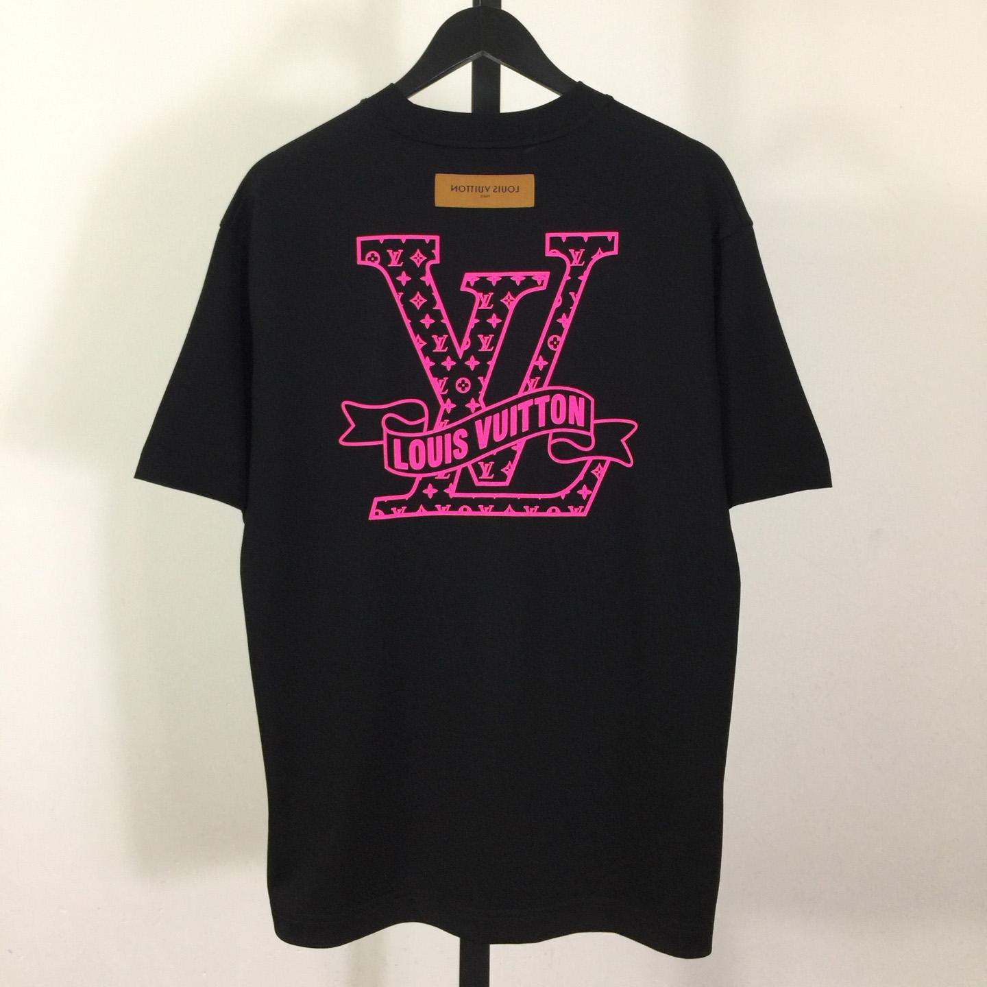 Louis Vuitton Cotton T-shirt Featuring Pink LV Logo Graphic On The Chest - DopestKickz