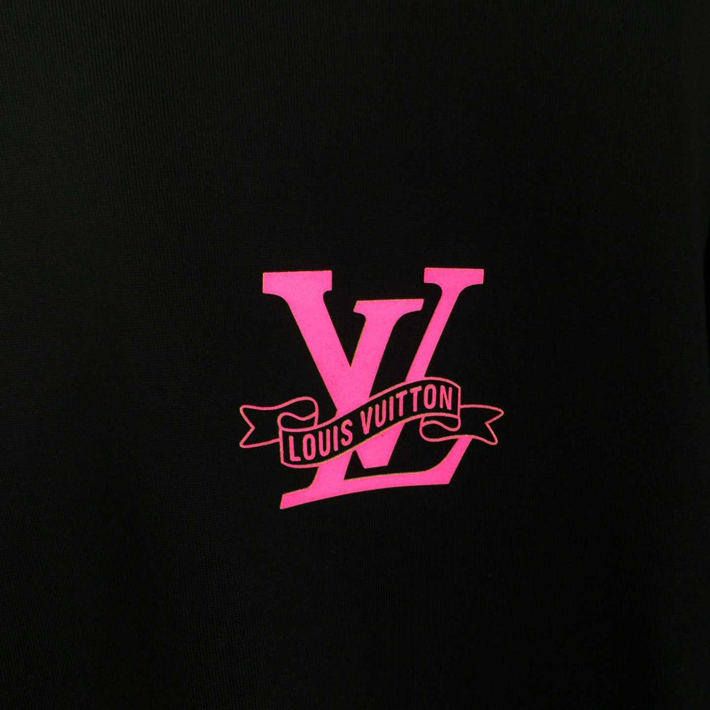 Louis Vuitton Cotton T-shirt Featuring Pink LV Logo Graphic On The Chest - DopestKickz