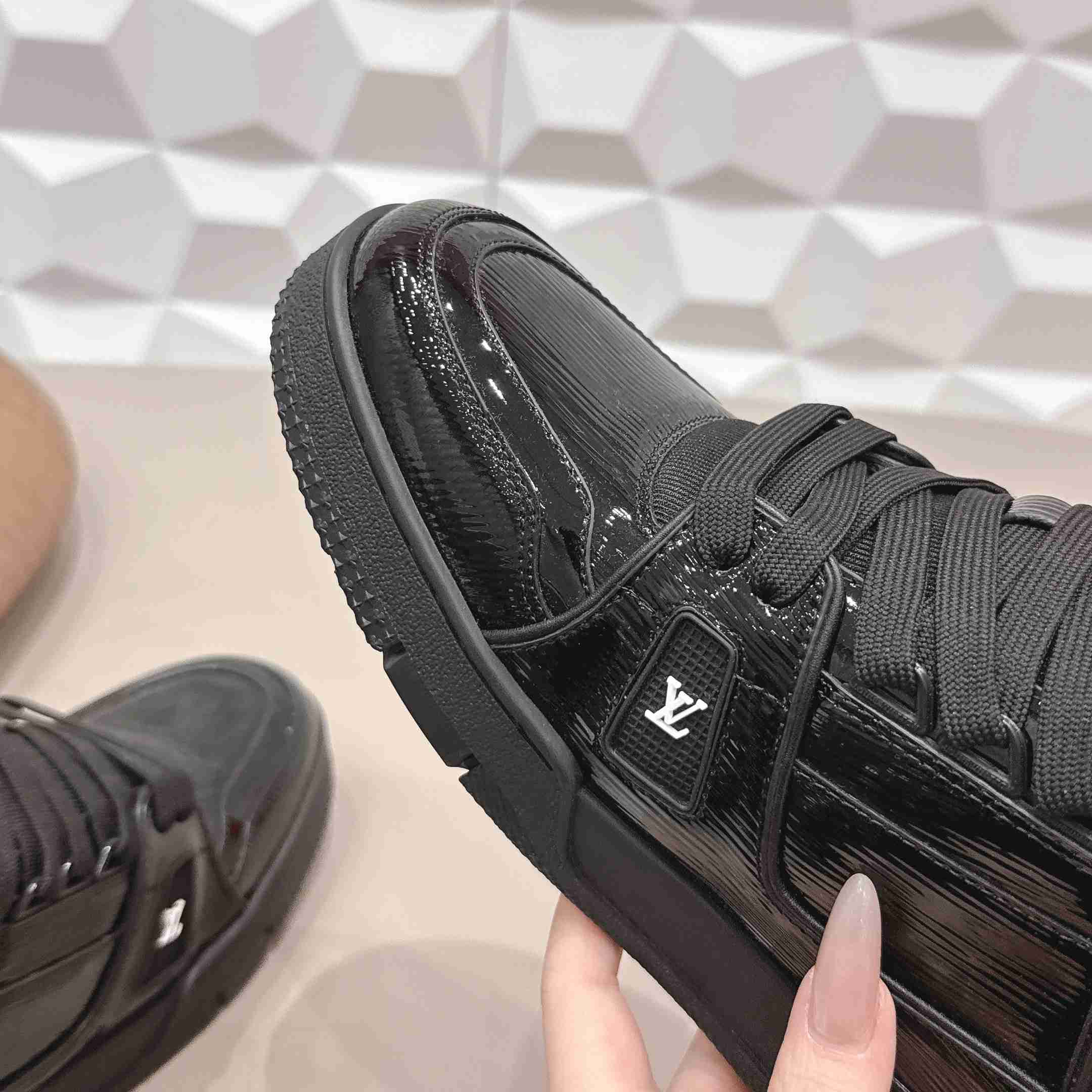 Louis Vuitton Trainer Sneaker 1AJ027 - DopestKickz