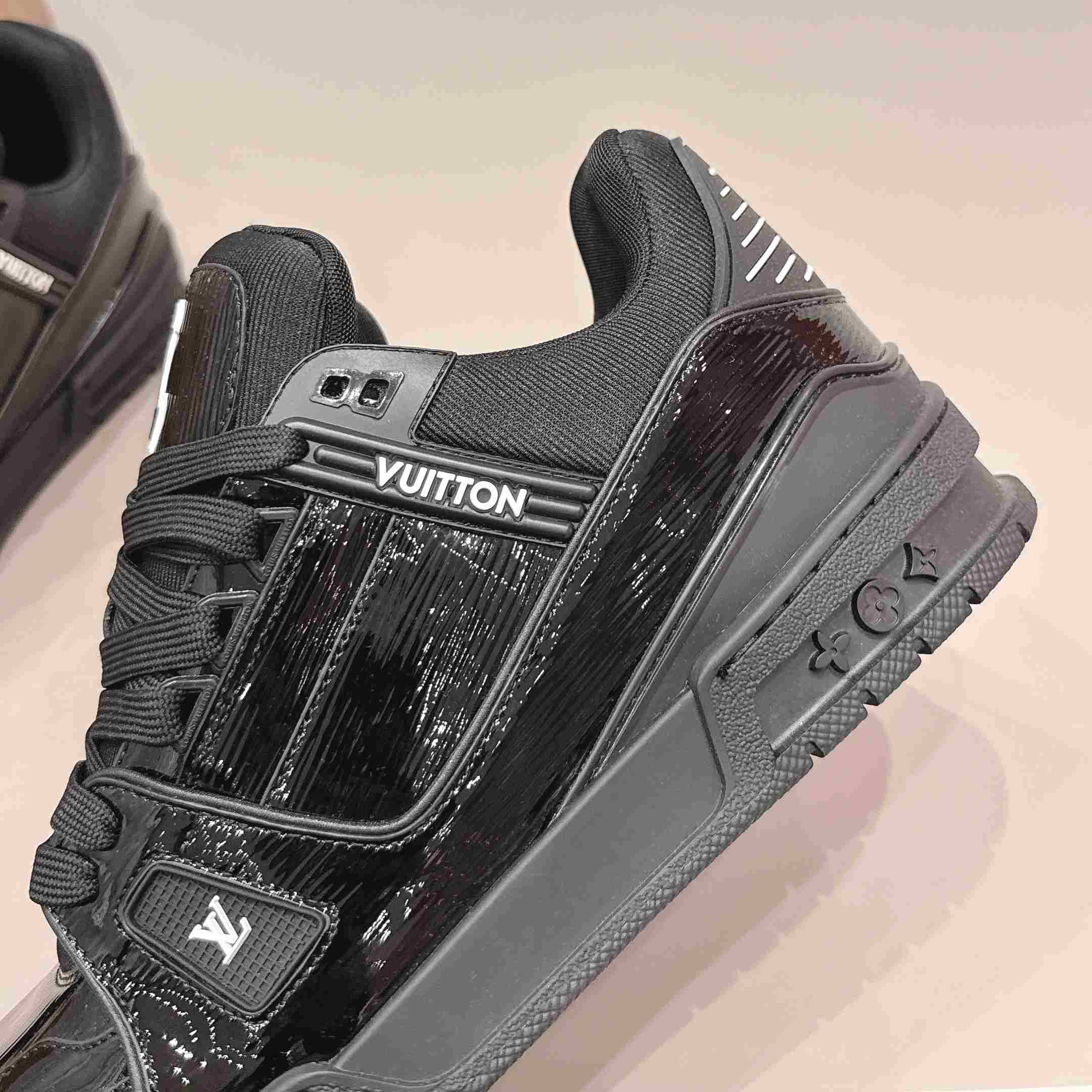 Louis Vuitton Trainer Sneaker 1AJ027 - DopestKickz