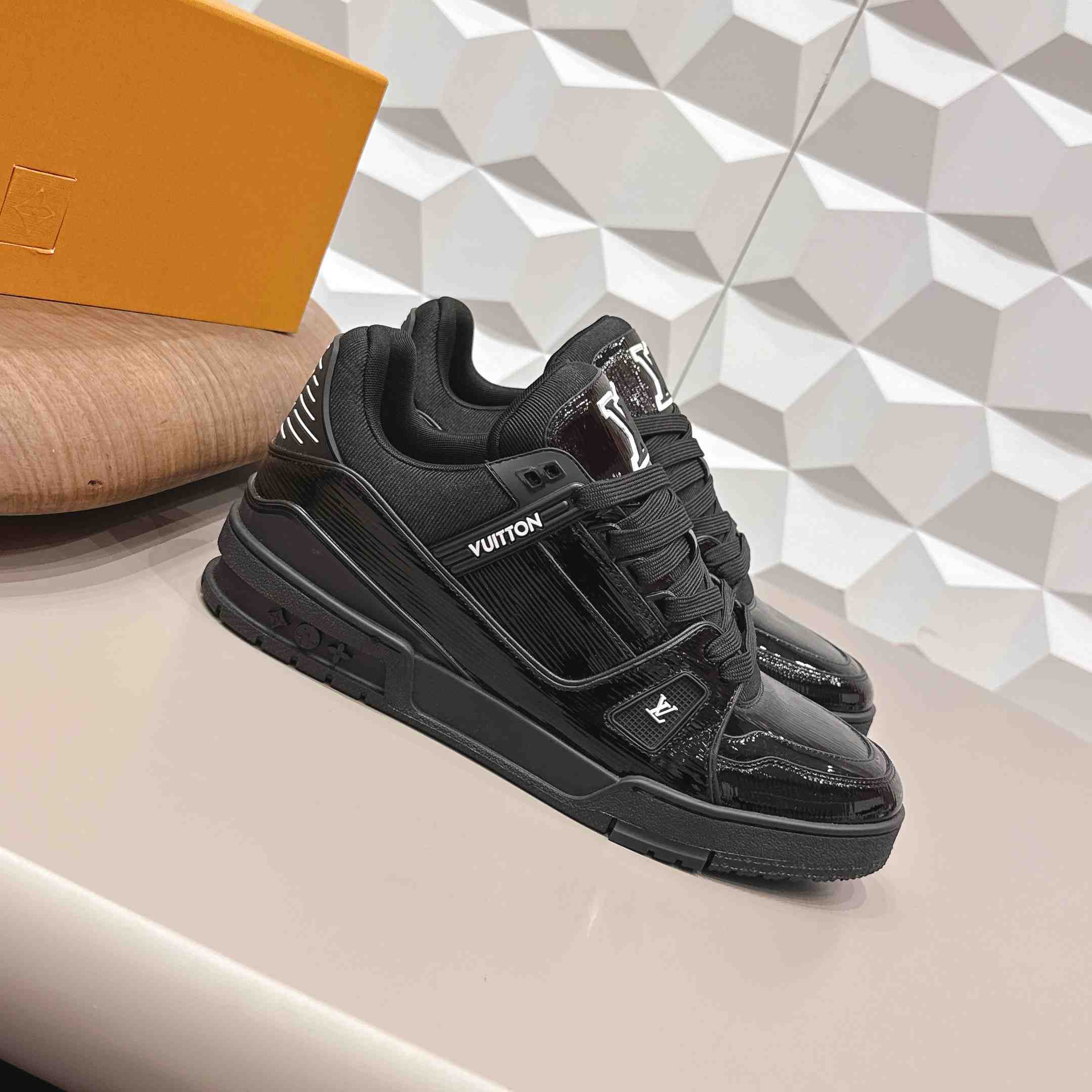 Louis Vuitton Trainer Sneaker 1AJ027 - DopestKickz