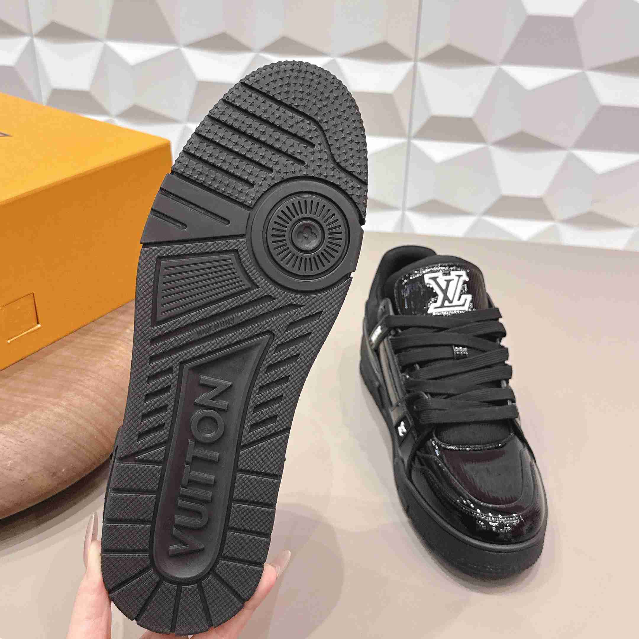 Louis Vuitton Trainer Sneaker 1AJ027 - DopestKickz