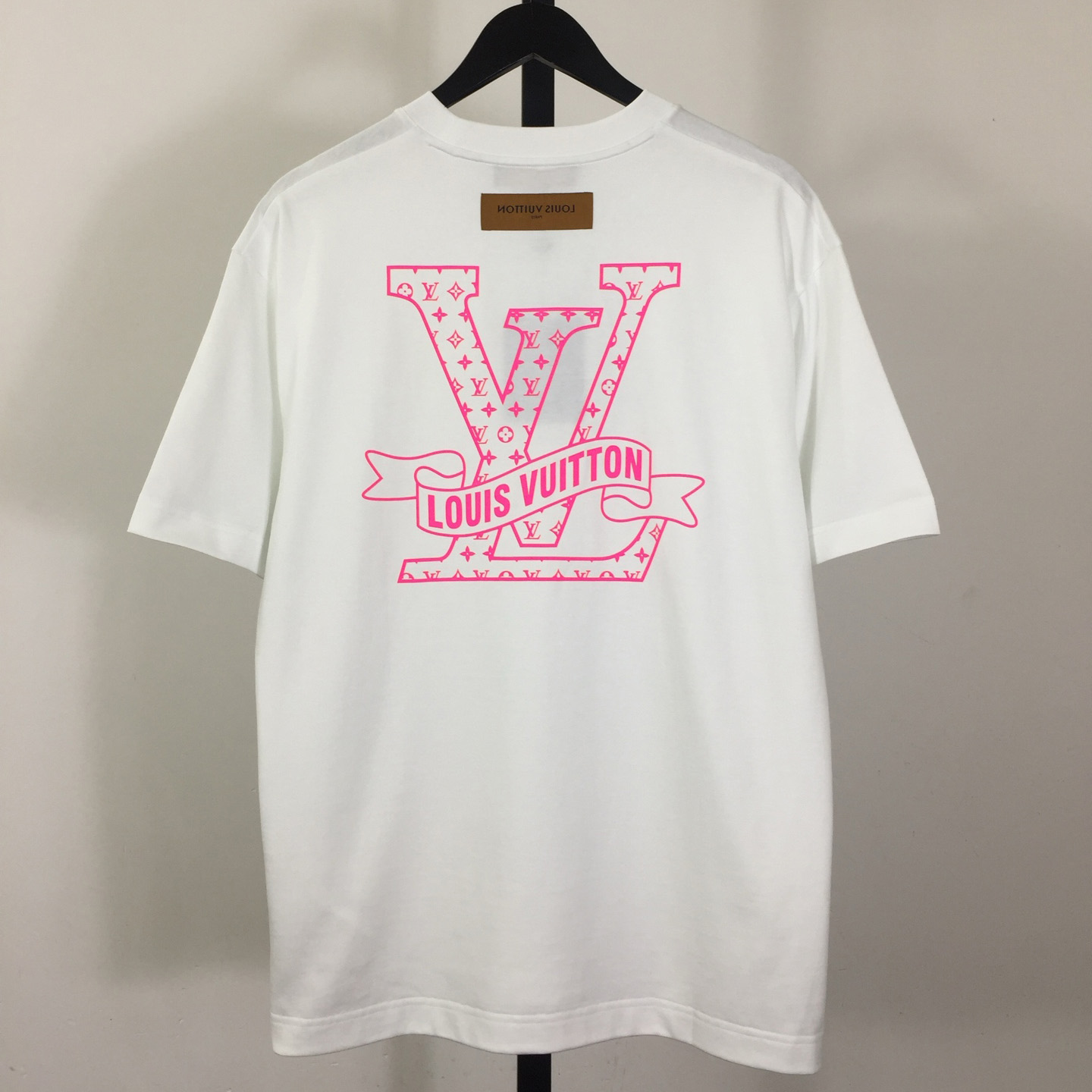 Louis Vuitton Cotton T-shirt Featuring Pink LV Logo Graphic On The Chest - DopestKickz