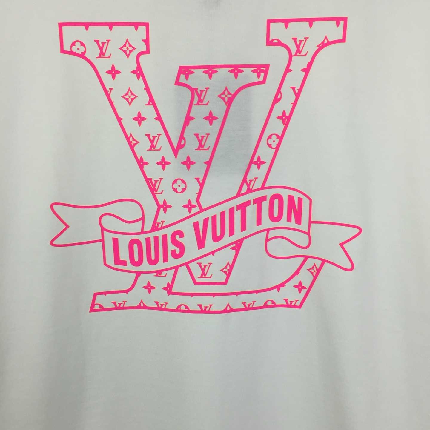 Louis Vuitton Cotton T-shirt Featuring Pink LV Logo Graphic On The Chest - DopestKickz
