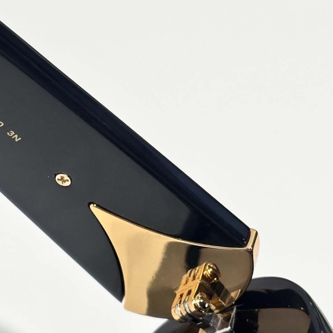 Bvlgari BV40070I Sunglasses    - DopestKickz