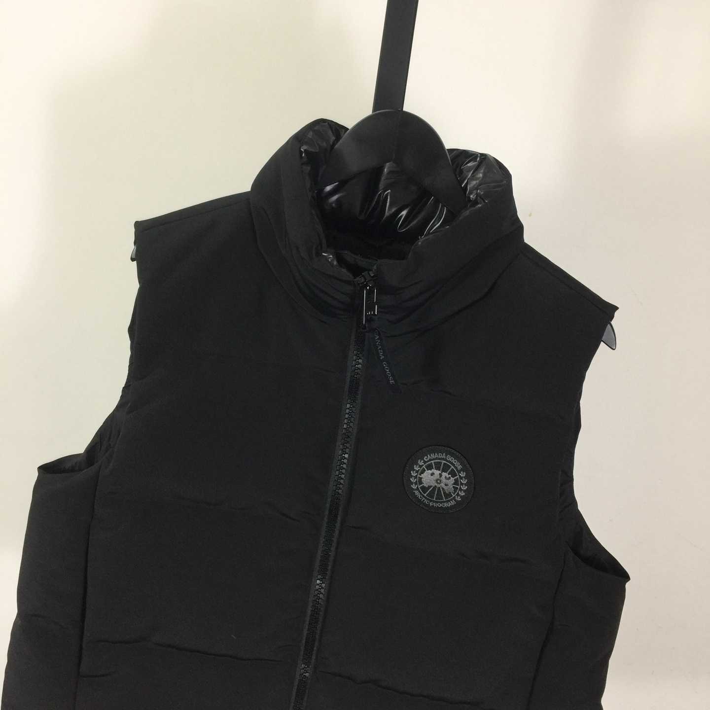 Canada Goose Grandview Cropped Vest Black Label - DopestKickz