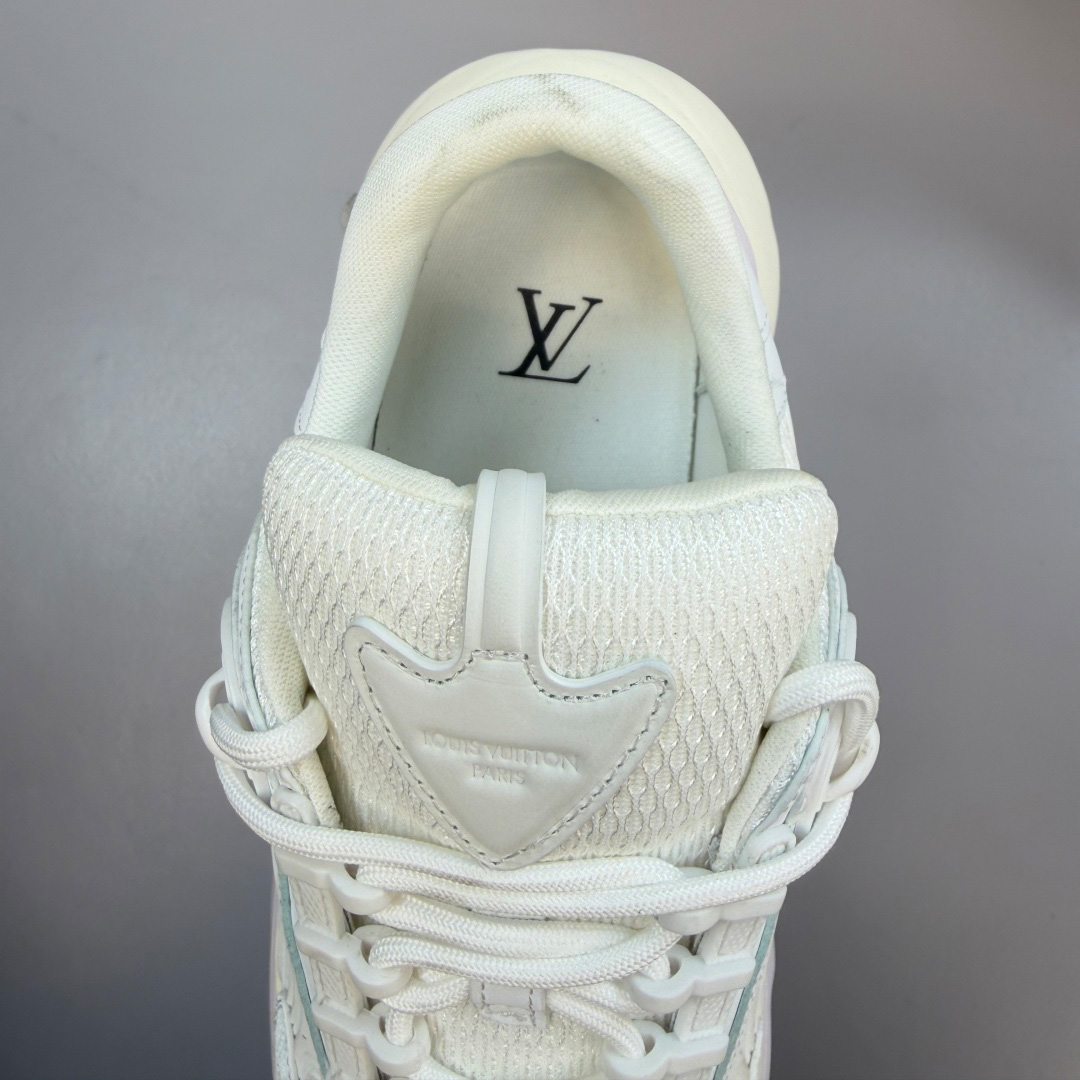 Louis Vuitton Summit Sneaker 1AJAEJ - DopestKickz