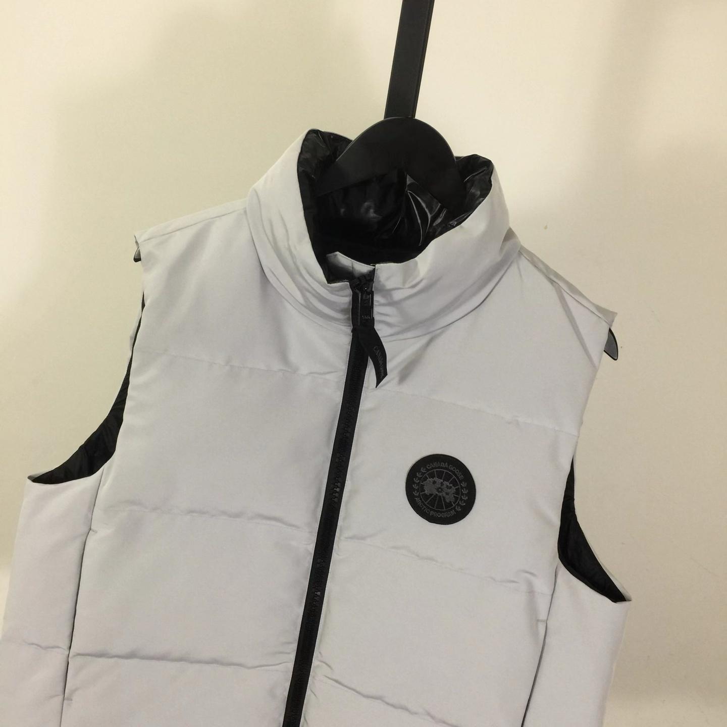 Canada Goose Grandview Cropped Vest Black Label - DopestKickz