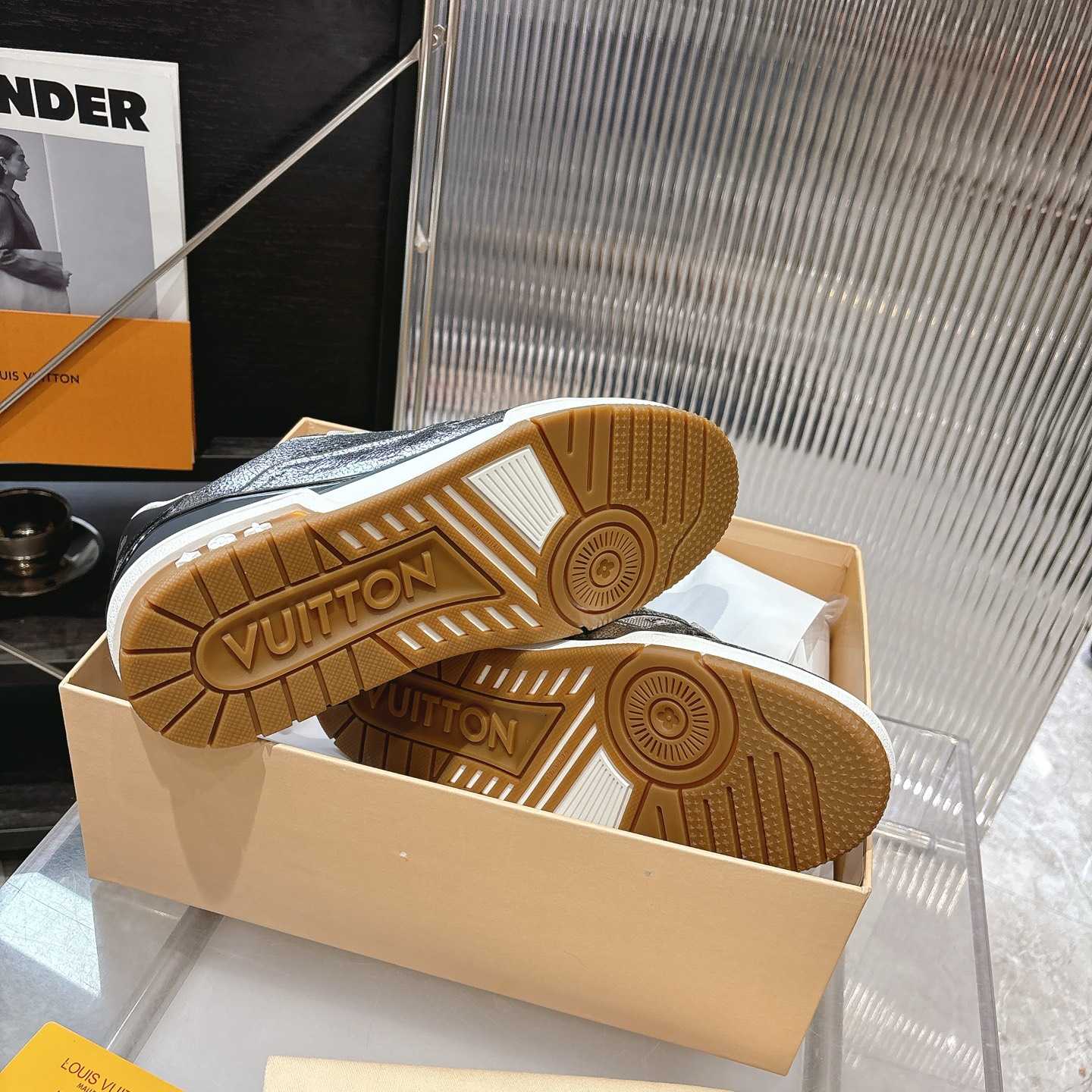 Louis Vuitton LV Trainer Sneaker    1AJ979 - DopestKickz