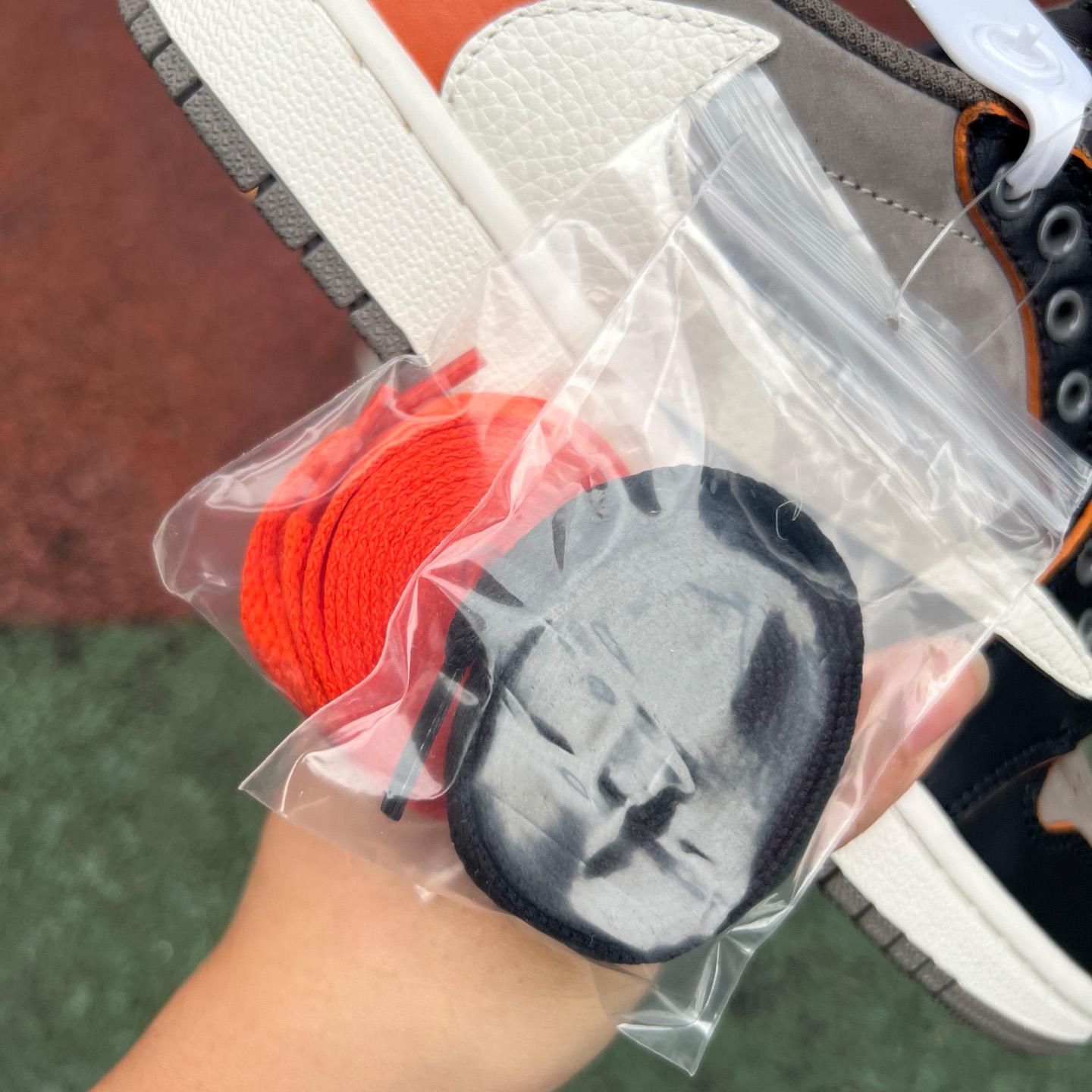 Travis Scott x Jordan Air Jordan 1 Low OG  Sneaker  - DopestKickz