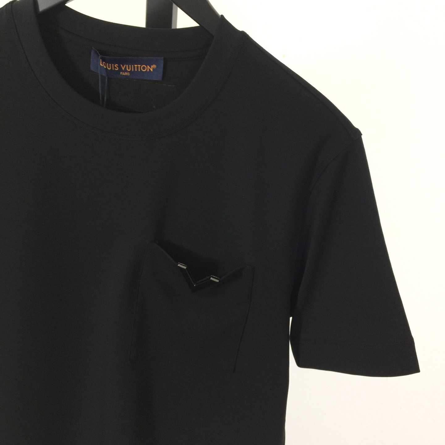 Louis Vuitton V Pocket Logo T-shirt - DopestKickz