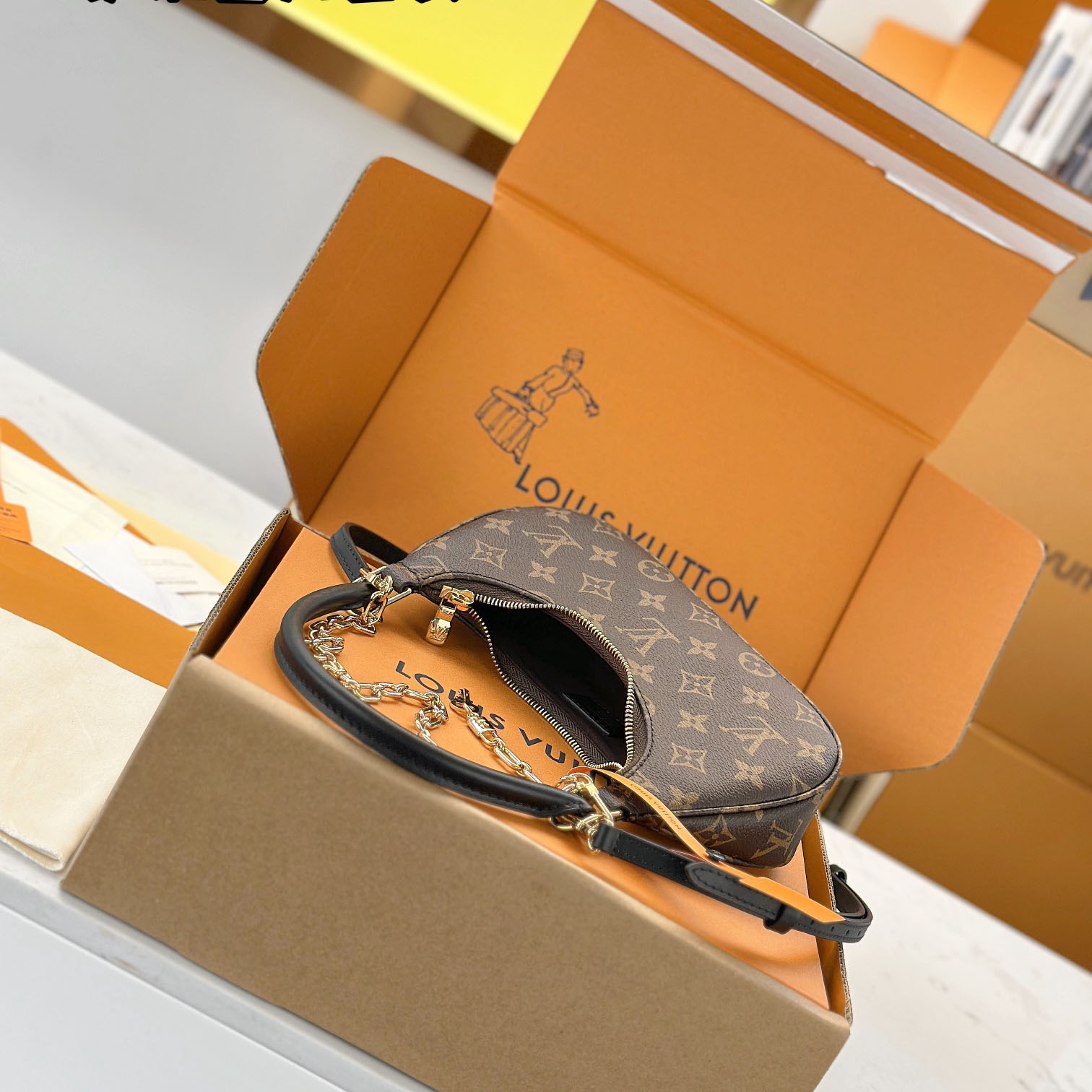 Louis Vuitton Catchy PM M25223 - DopestKickz