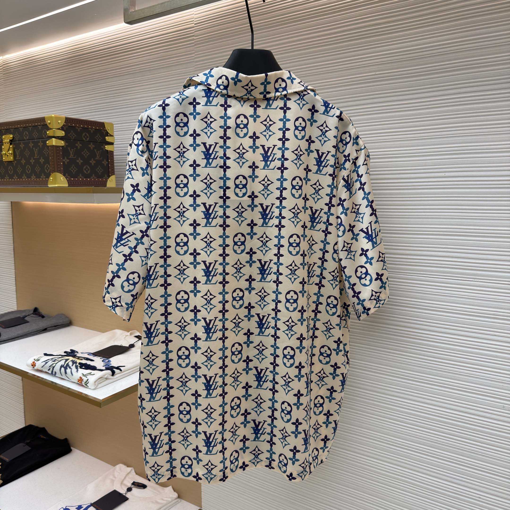 Louis Vuitton Monogram Printed Silk Short-Sleeved Shirt   1AJUOH - DopestKickz