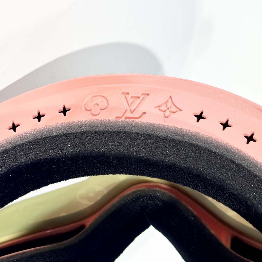 Louis Vuitton LV Snow Gradient Mask - DopestKickz