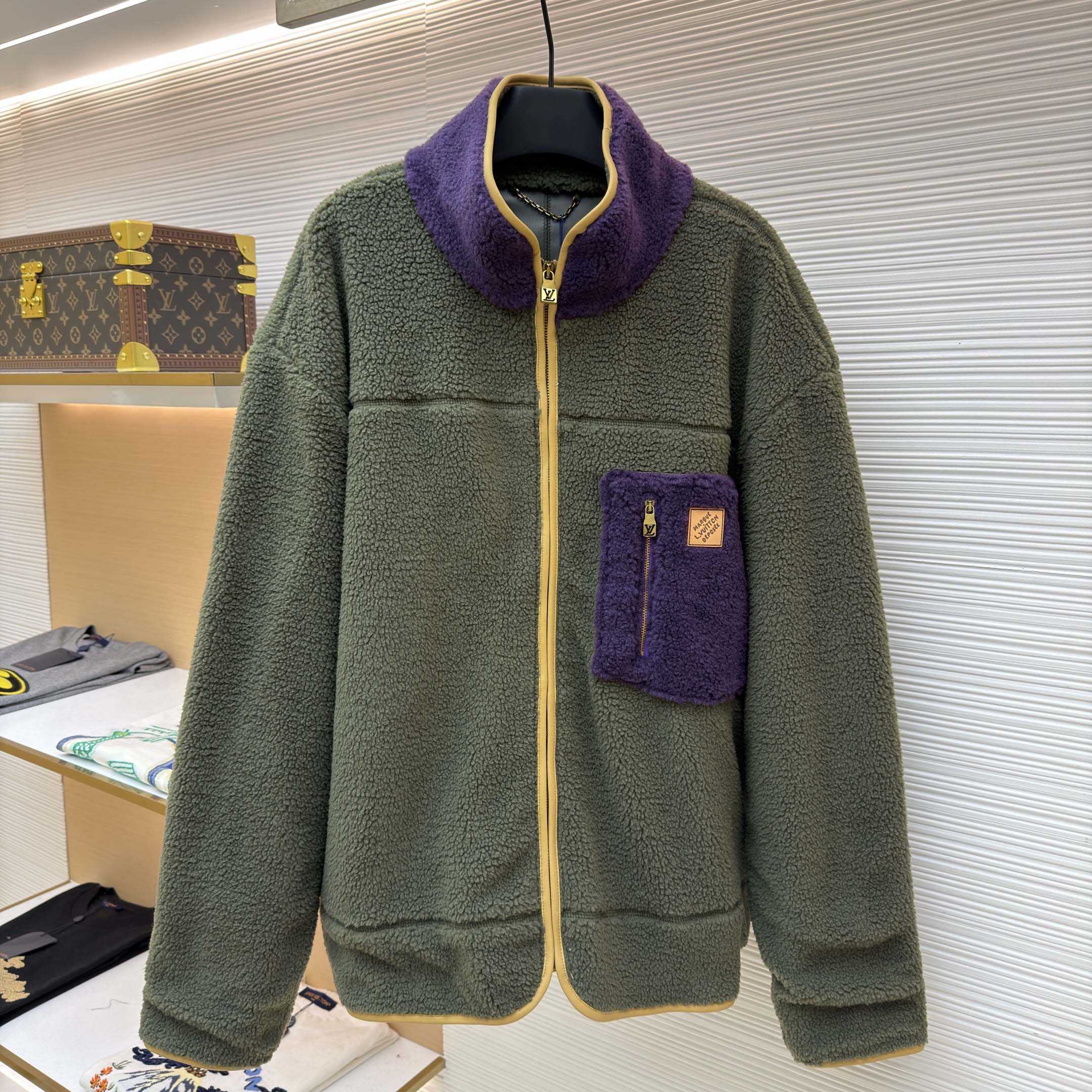 Louis Vuitton Shearling Jacket   1AJUSY - DopestKickz