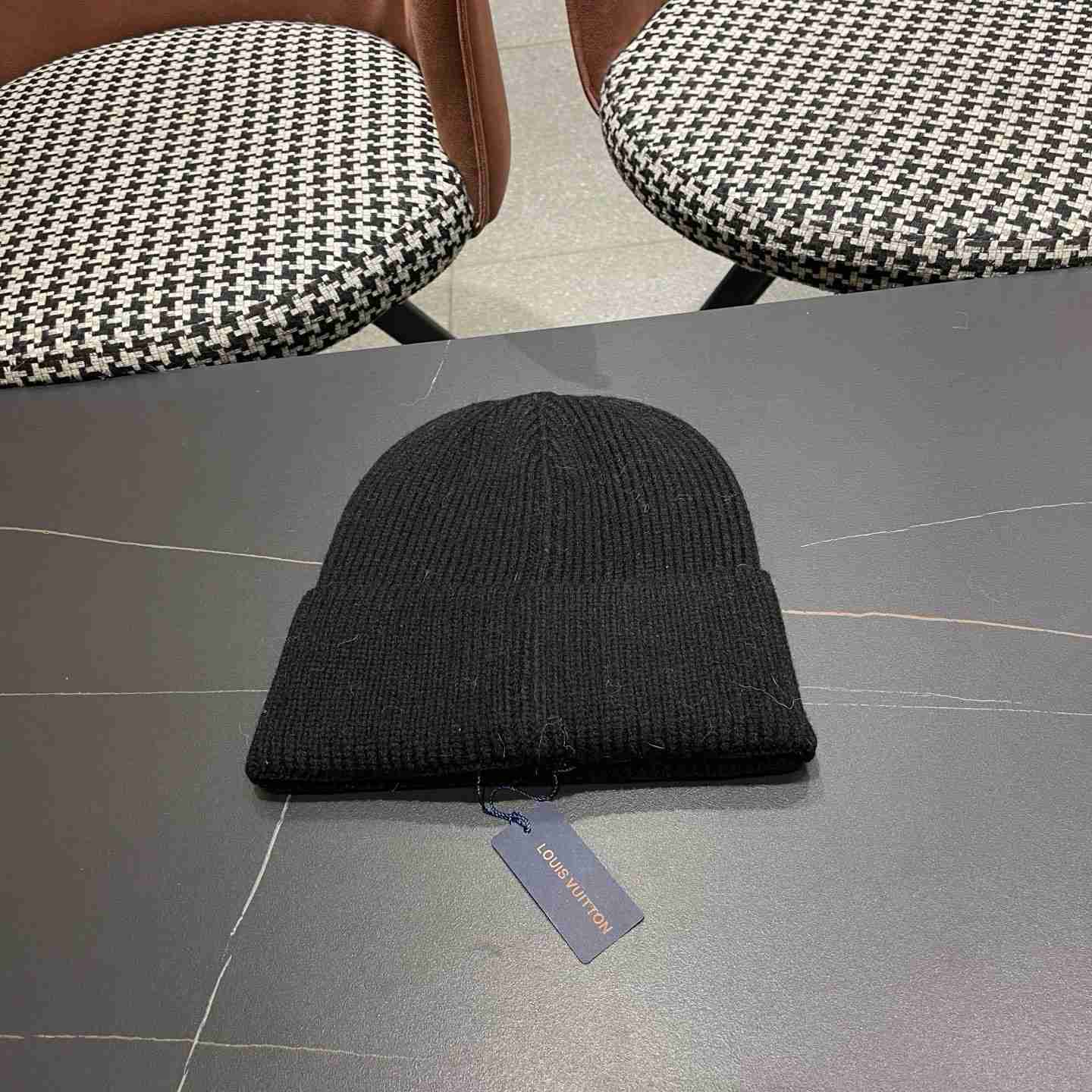 Louis Vuitton Beanie    - DopestKickz