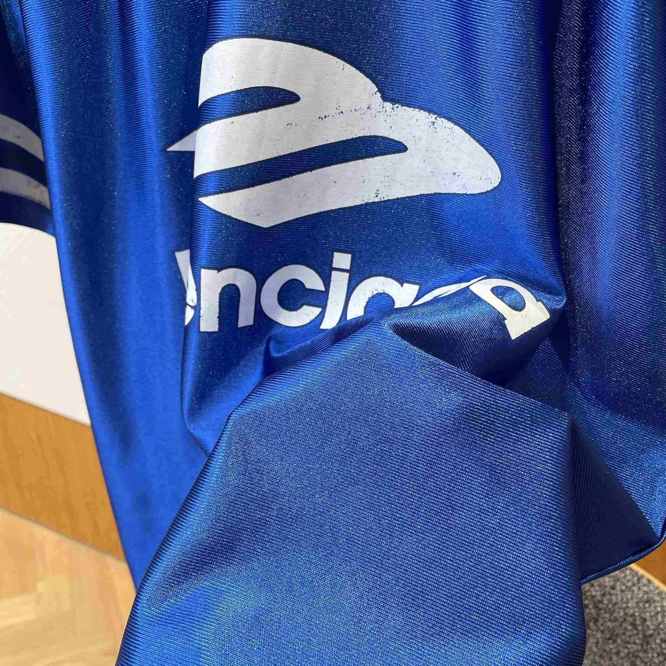 Balenciaga 3b Football V-neck T-shirt Oversized in Royal Blue - DopestKickz