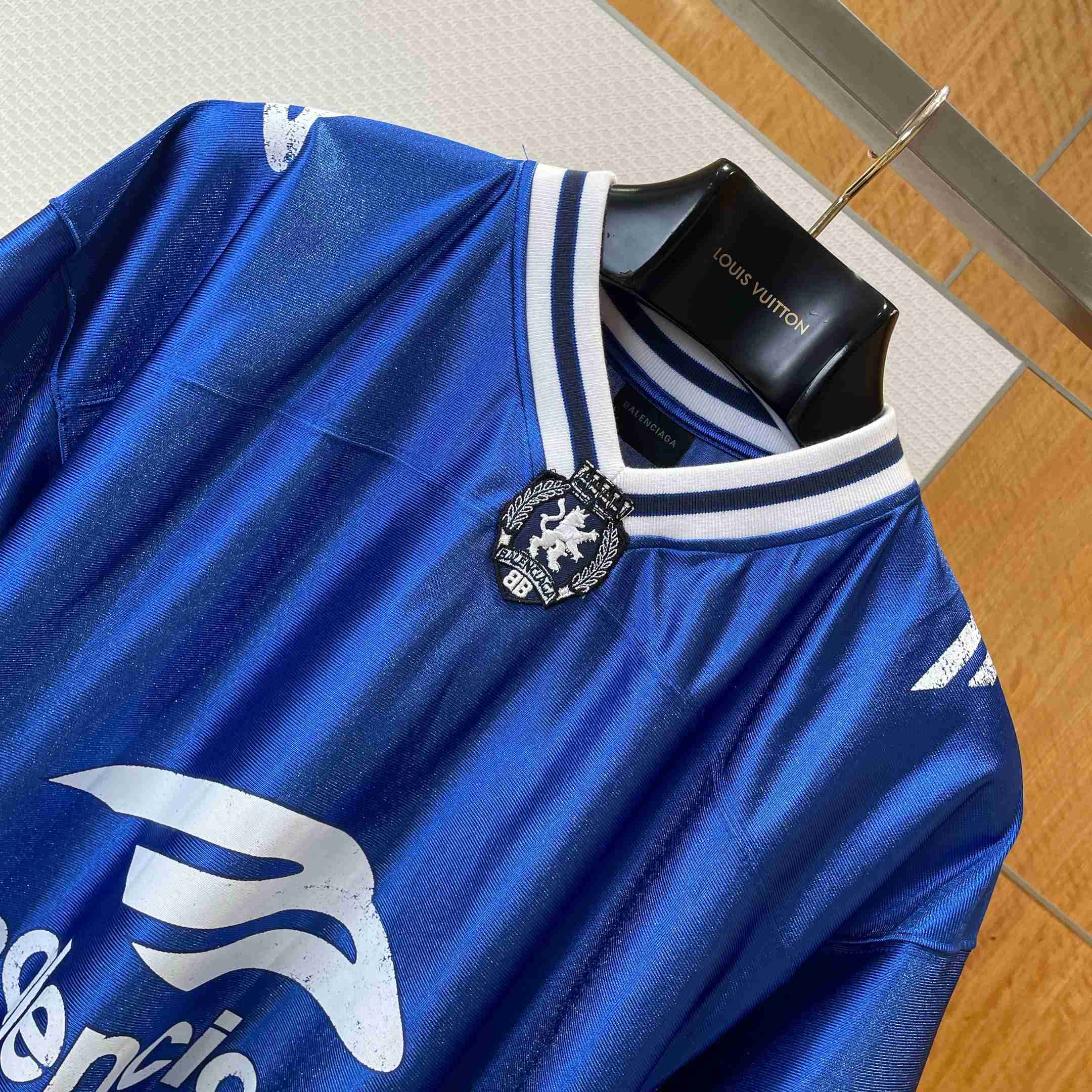 Balenciaga 3b Football V-neck T-shirt Oversized in Royal Blue - DopestKickz