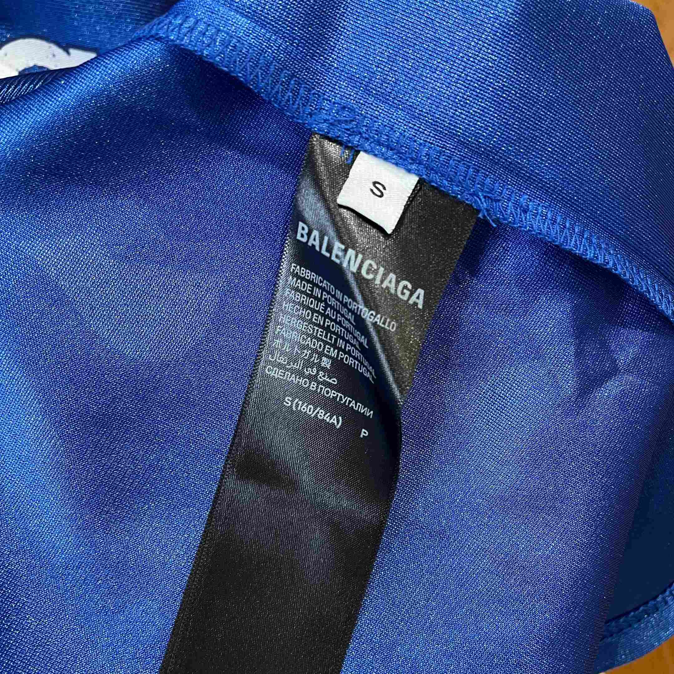 Balenciaga 3b Football V-neck T-shirt Oversized in Royal Blue - DopestKickz