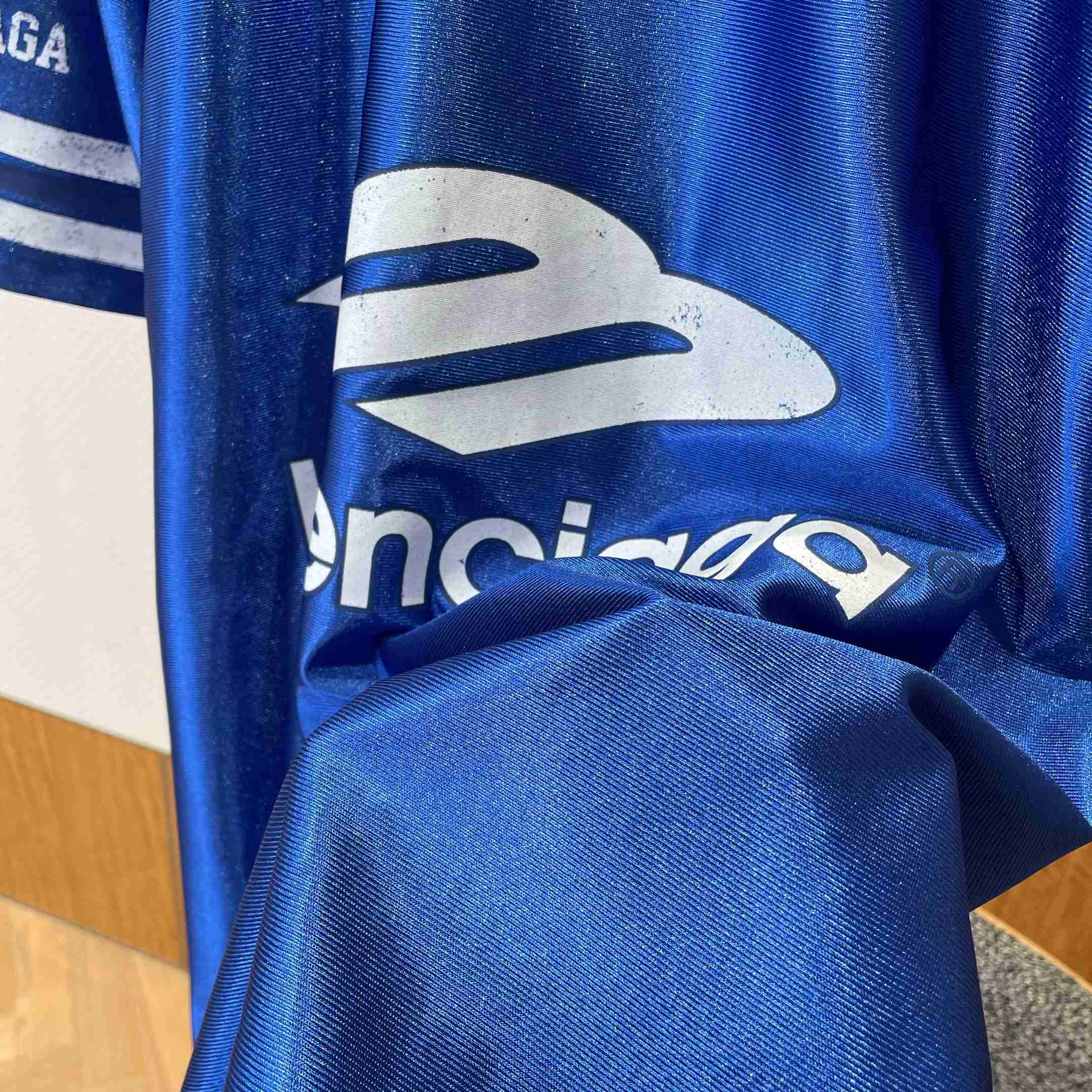 Balenciaga 3b Football V-neck T-shirt Oversized in Royal Blue - DopestKickz