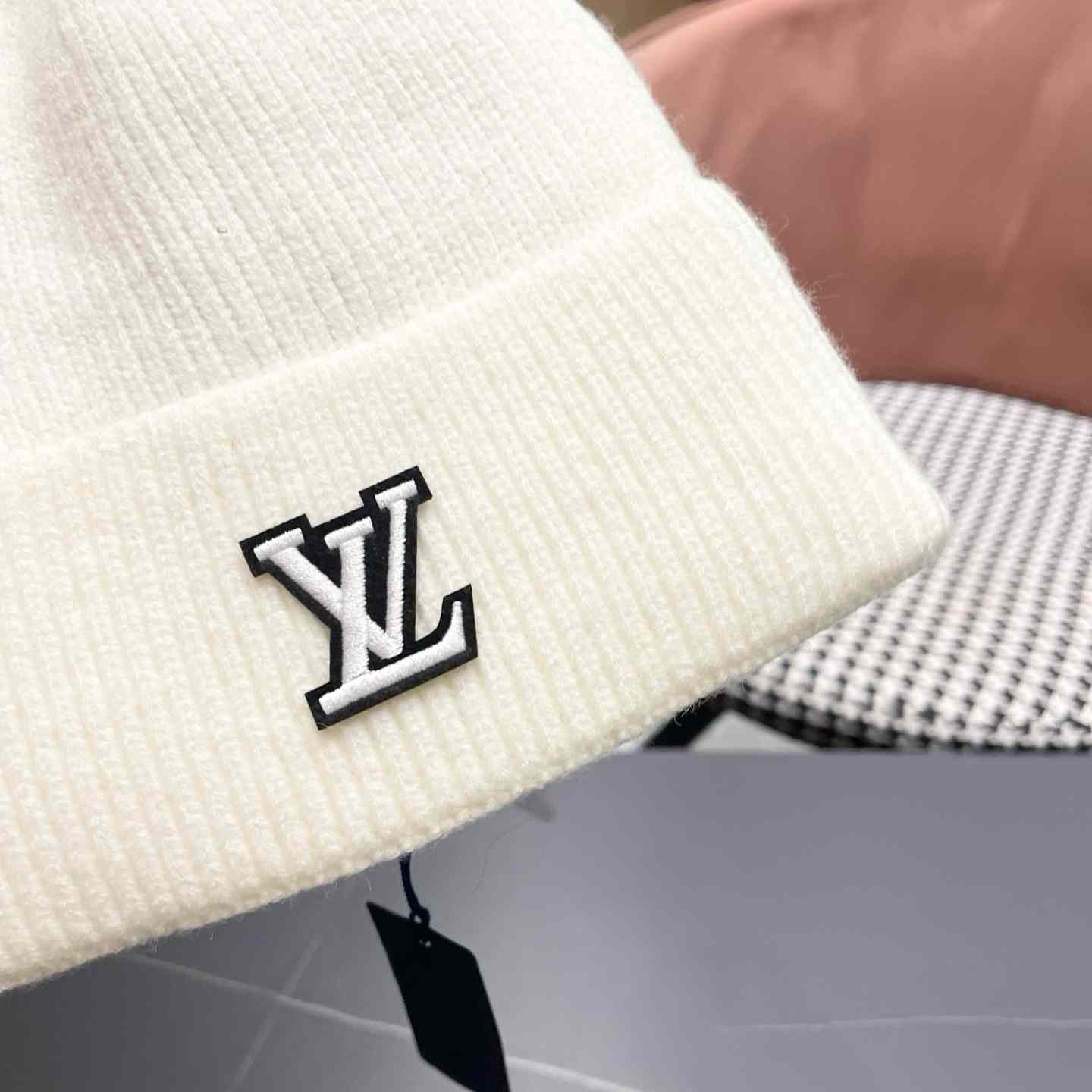 Louis Vuitton Beanie    - DopestKickz