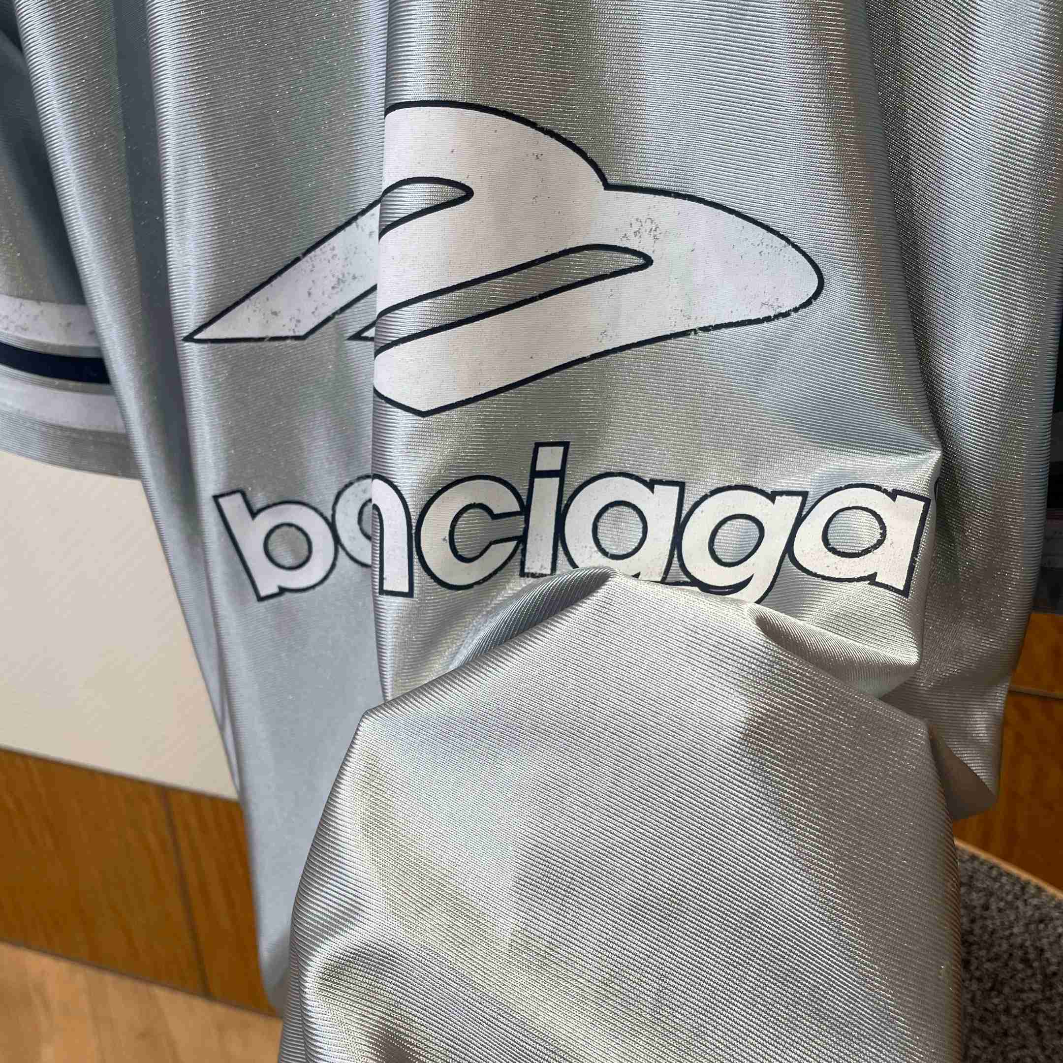 Balenciaga 3b Football V-neck T-shirt Oversized in Grey - DopestKickz