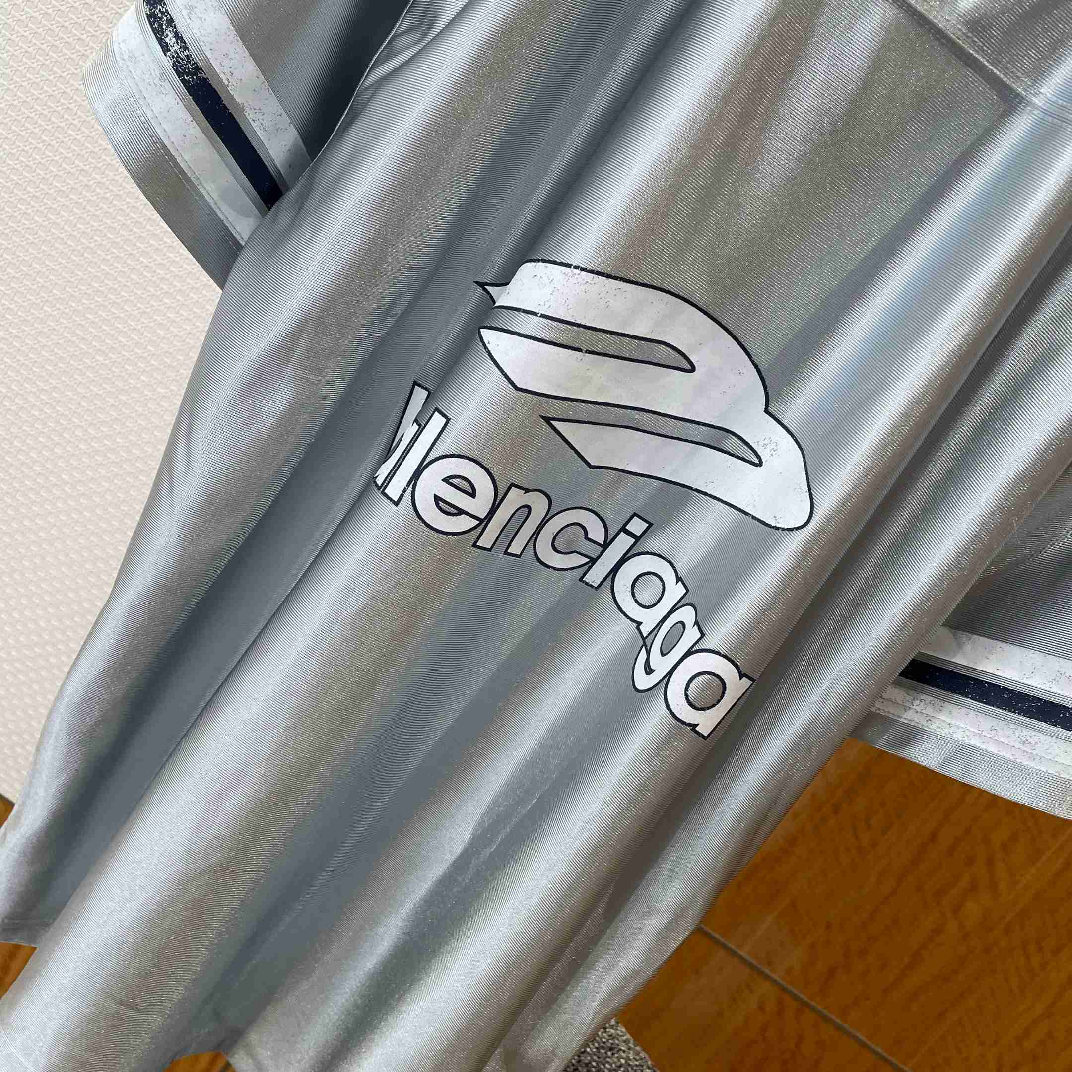 Balenciaga 3b Football V-neck T-shirt Oversized in Grey - DopestKickz